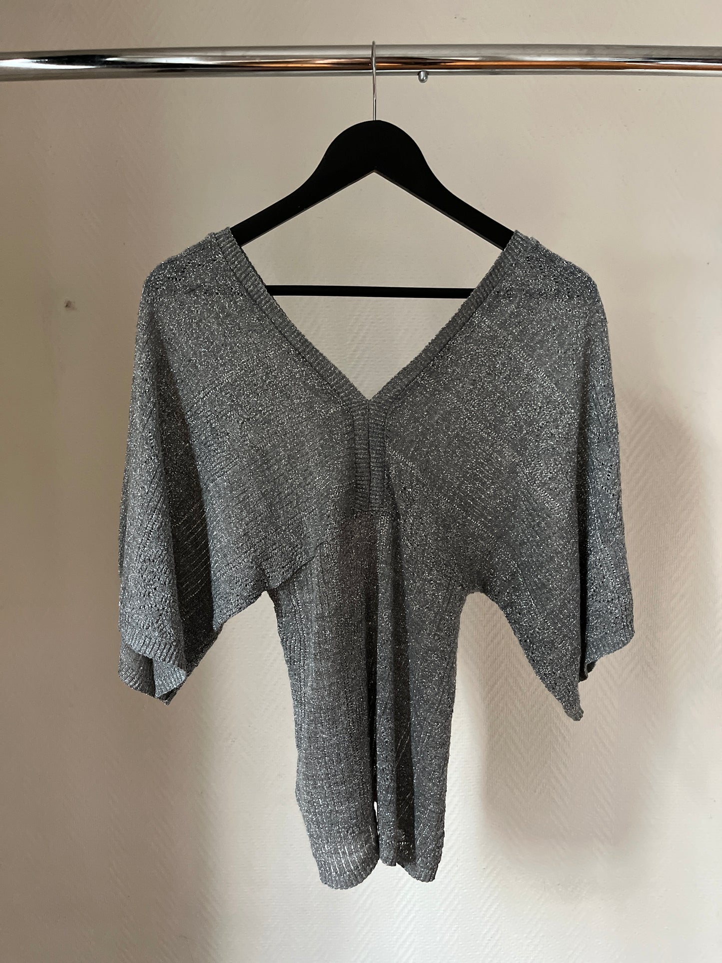 Vintage batwing grey sparkling top