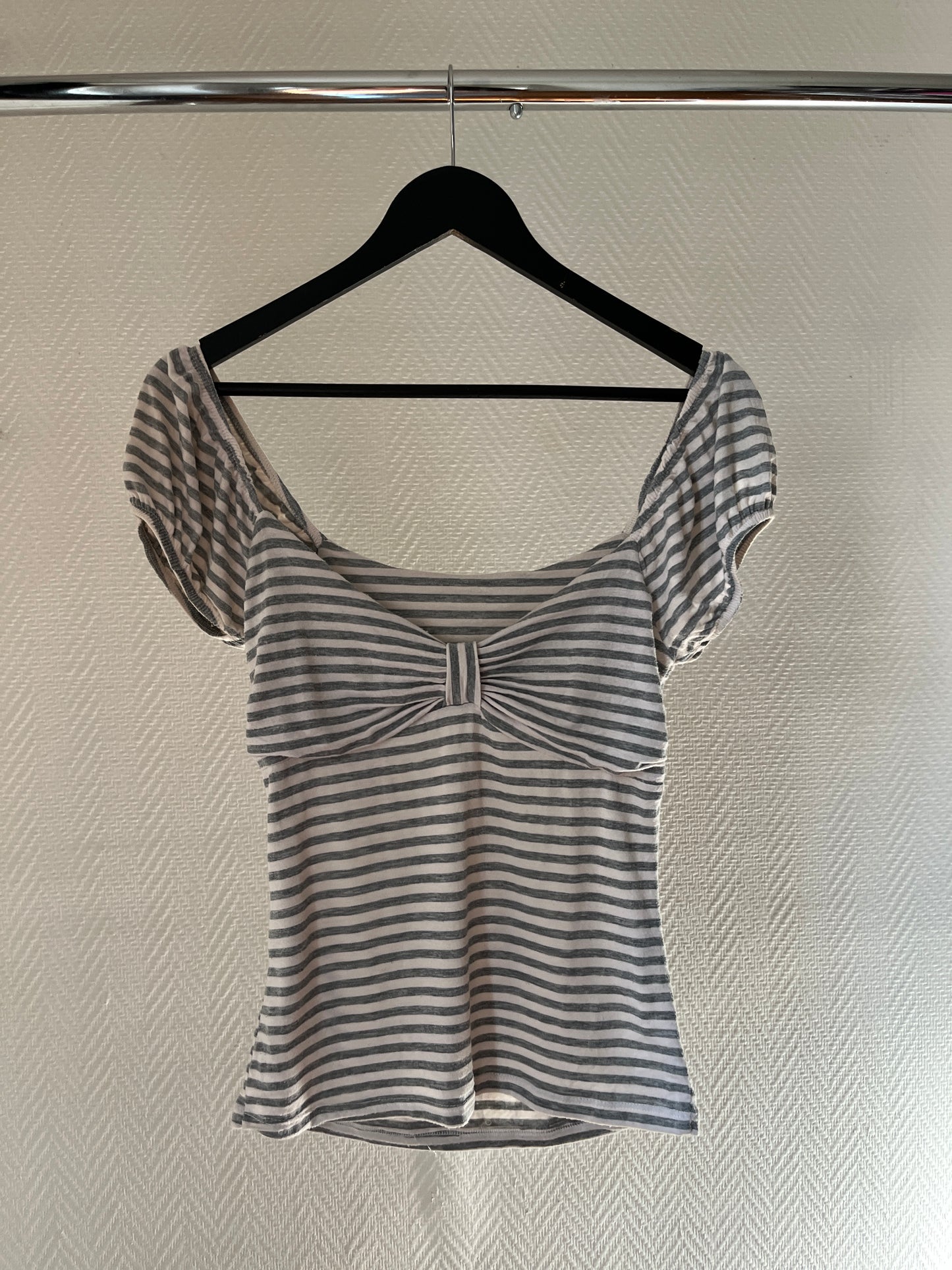 Vintage striped grey and white top