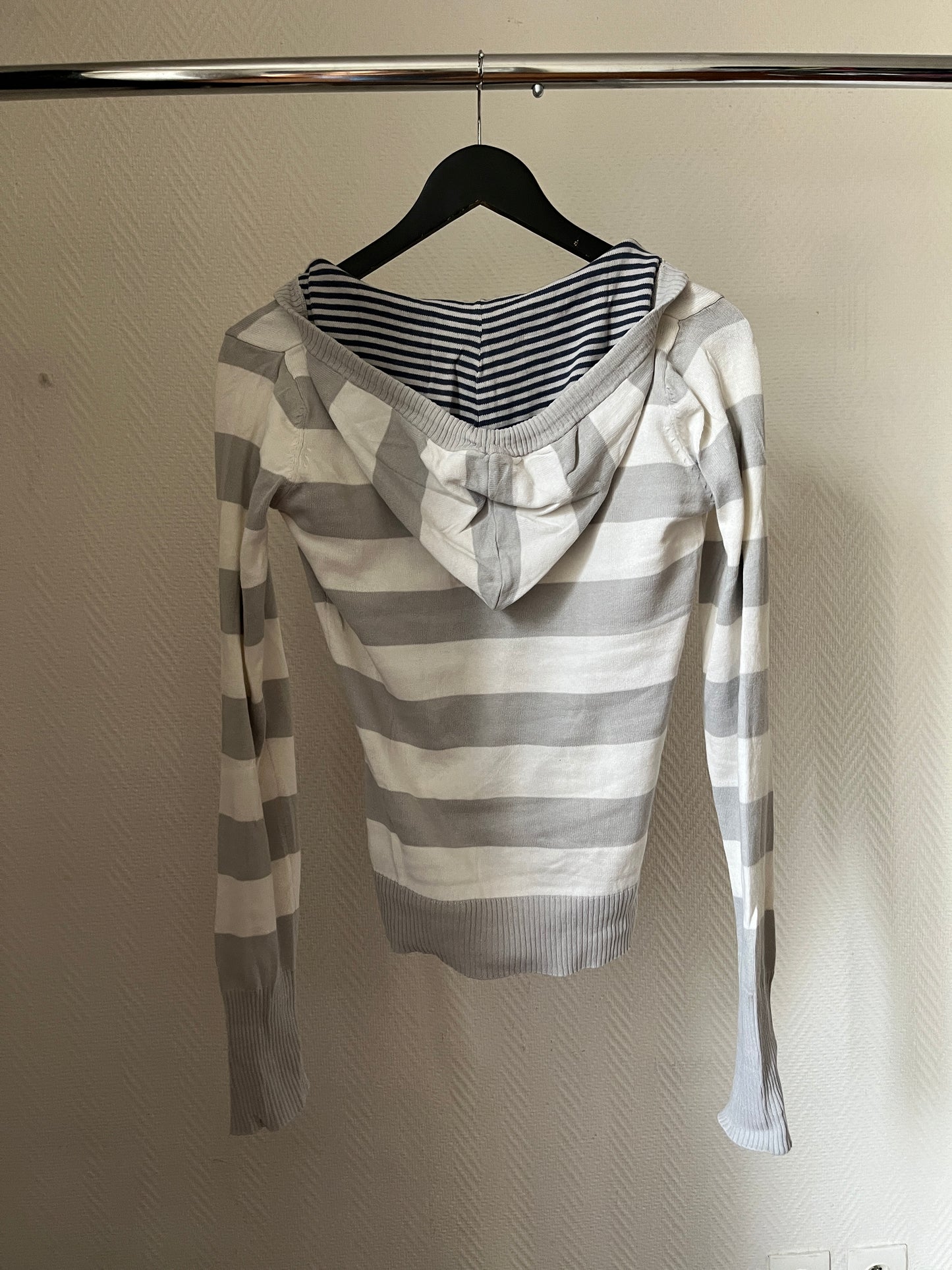 Vintage striped hooded pull over