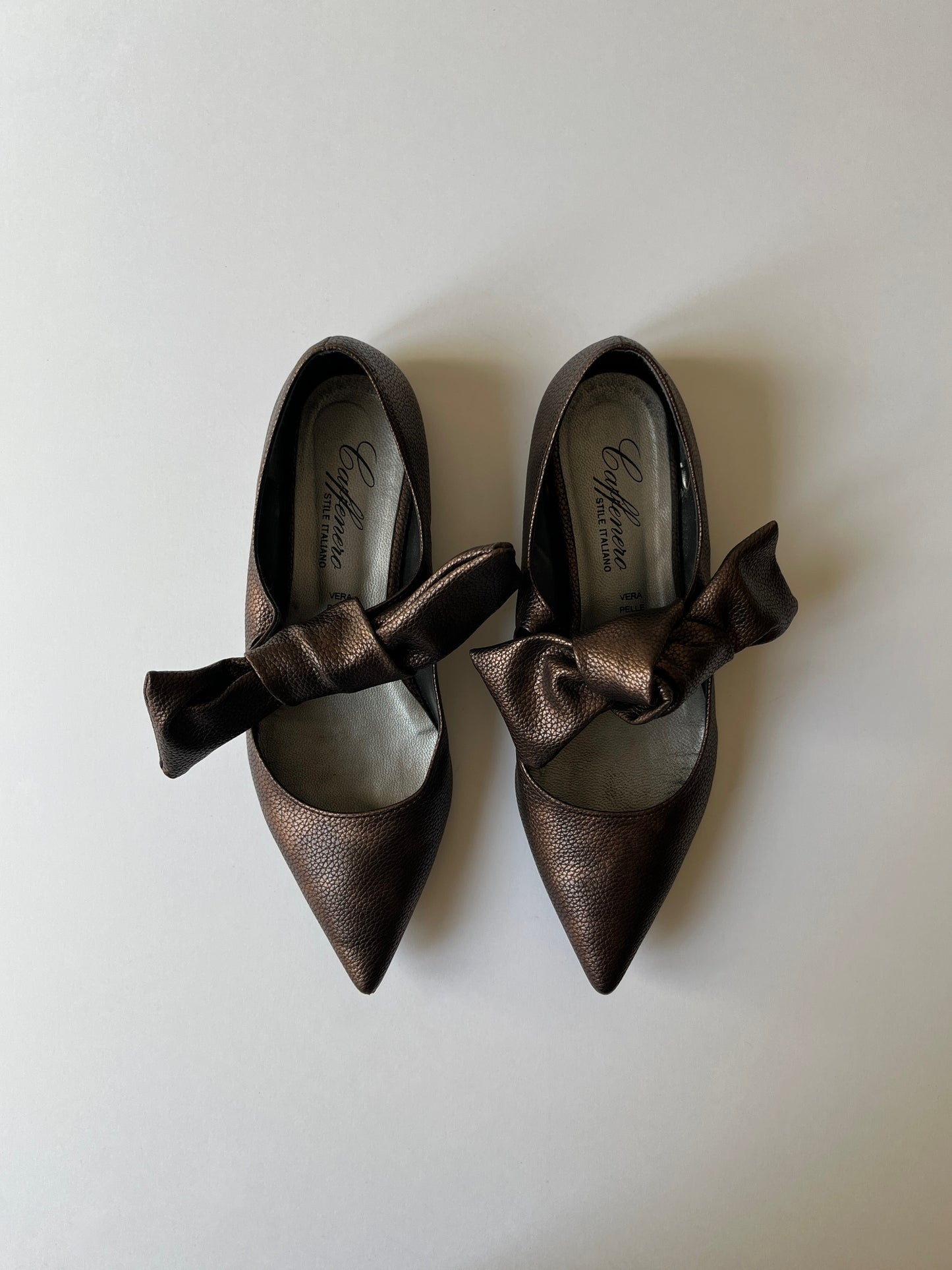 Vintage leather ballerines