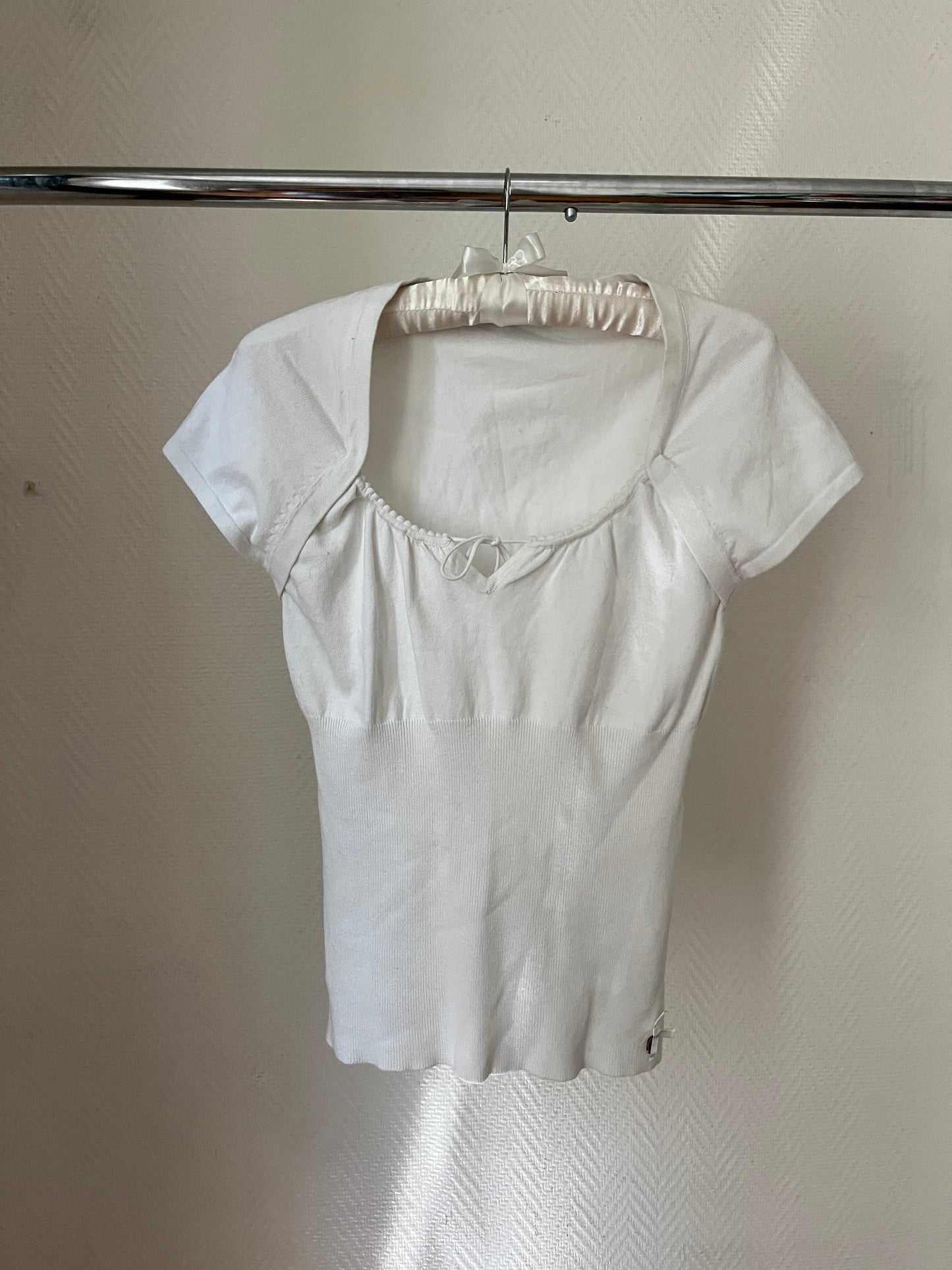 Vintage white knitted top