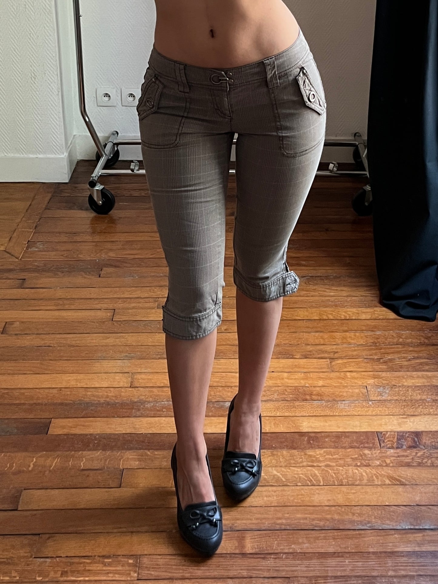 Brown plaid light capri pants