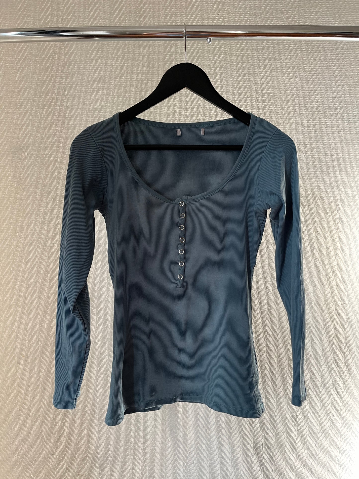 Vintage blue buttoned long sleeved top
