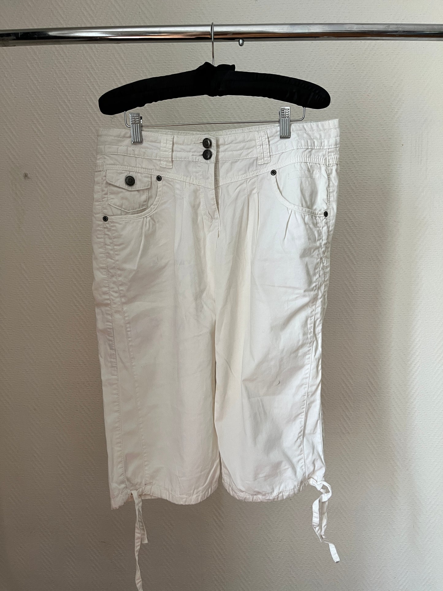 Vintage white wide capri pants