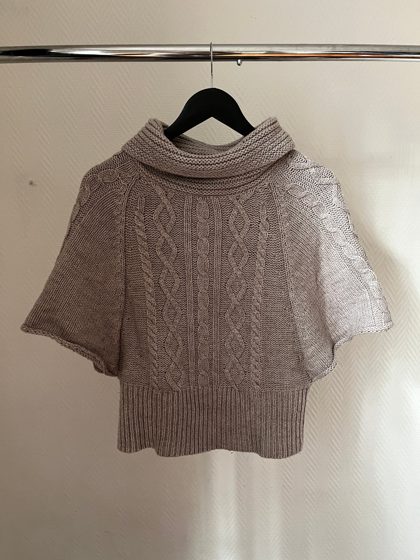 Vintage batwing pull over