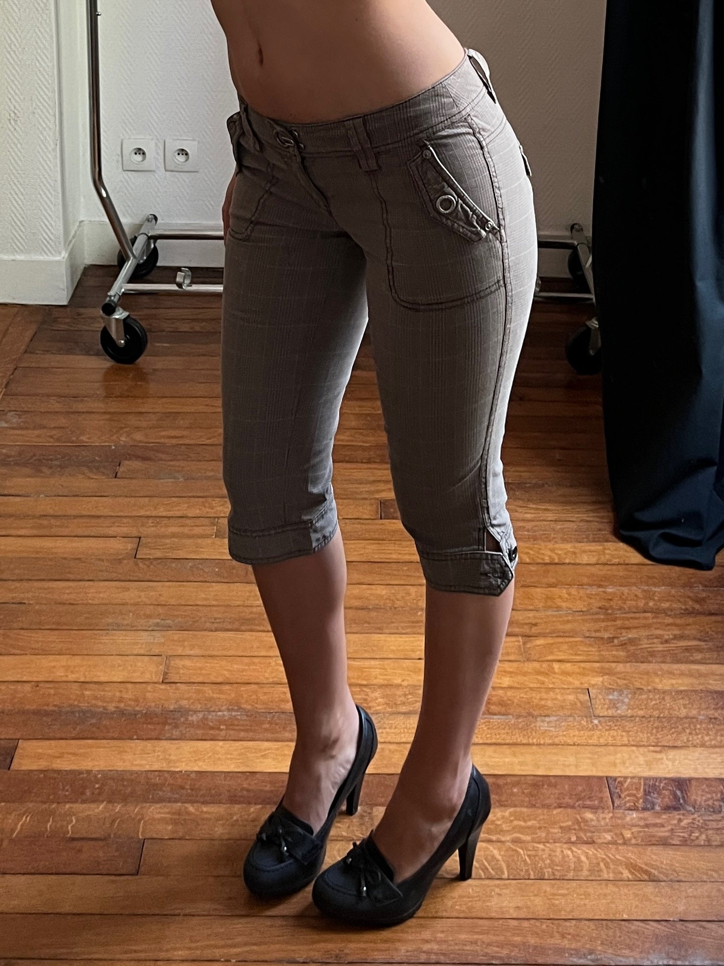 Brown plaid light capri pants