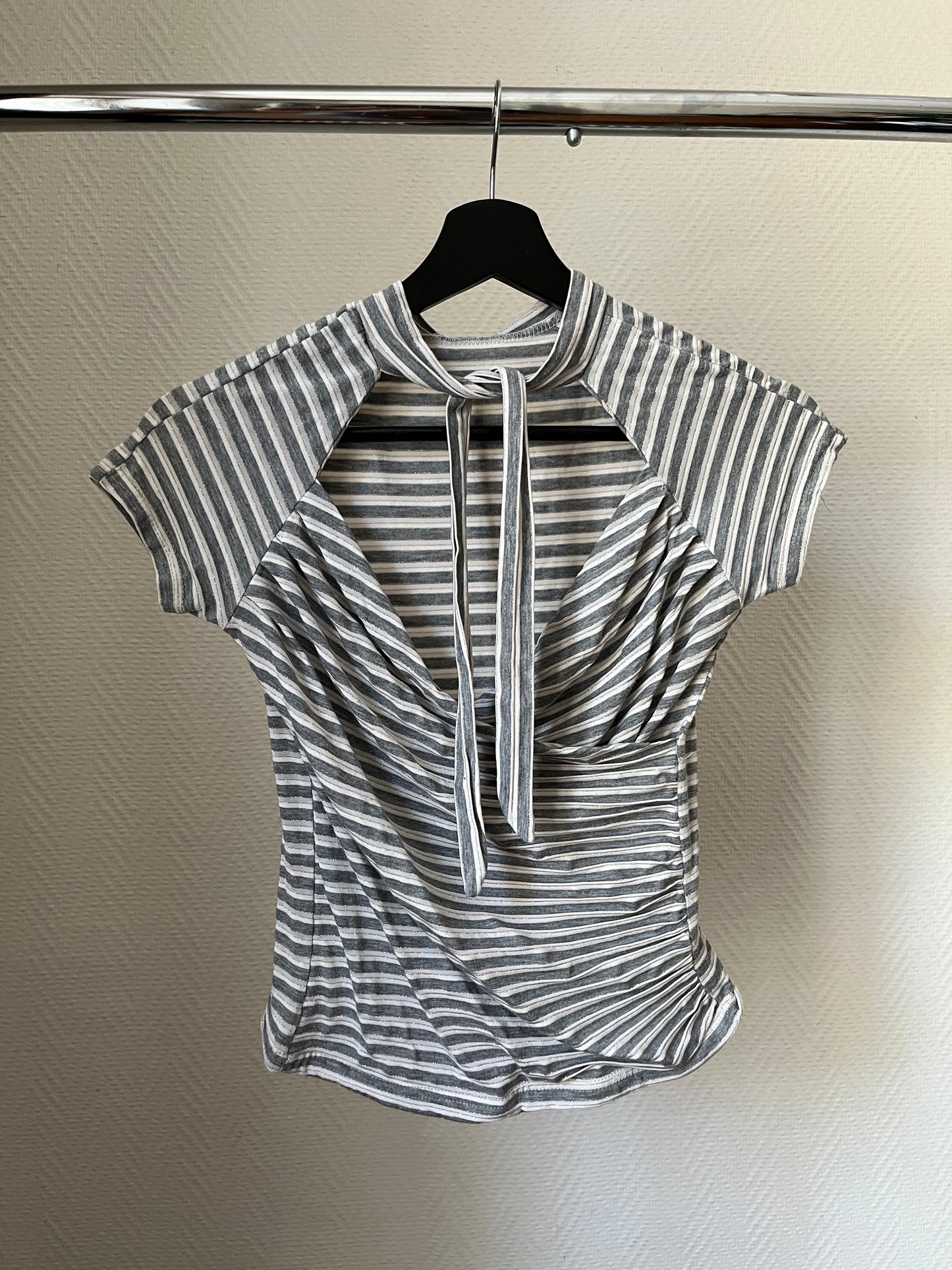 Vintage stripped top with neck ribbon