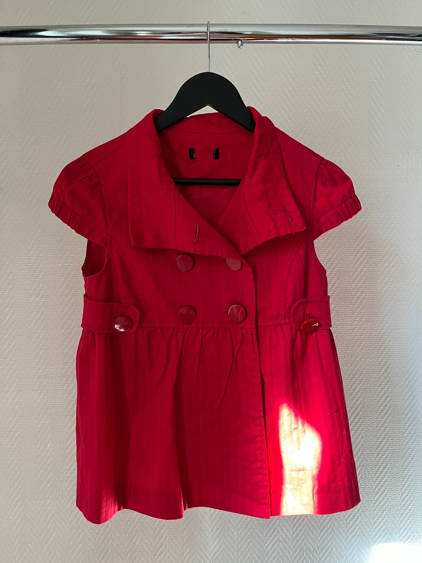 Vintage red short sleeve buttoned jacket