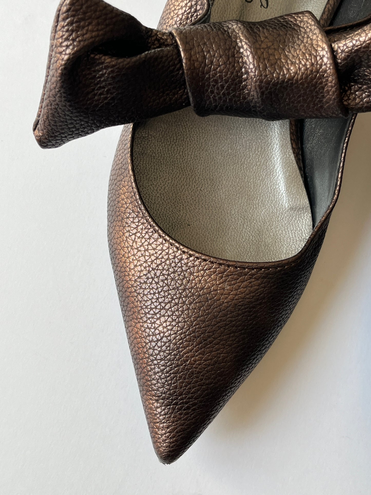 Vintage leather ballerines