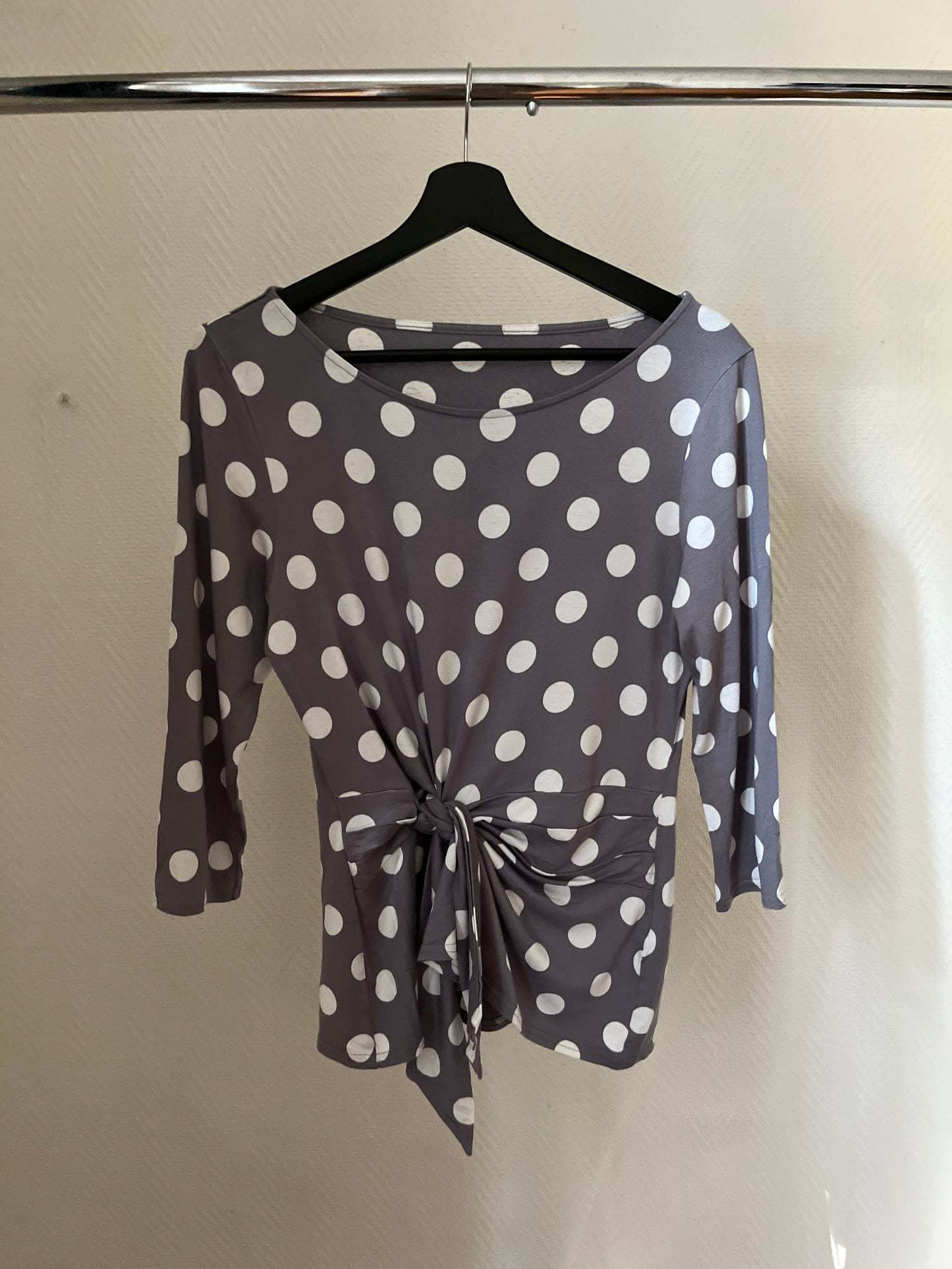 Vintage grey polka dot top
