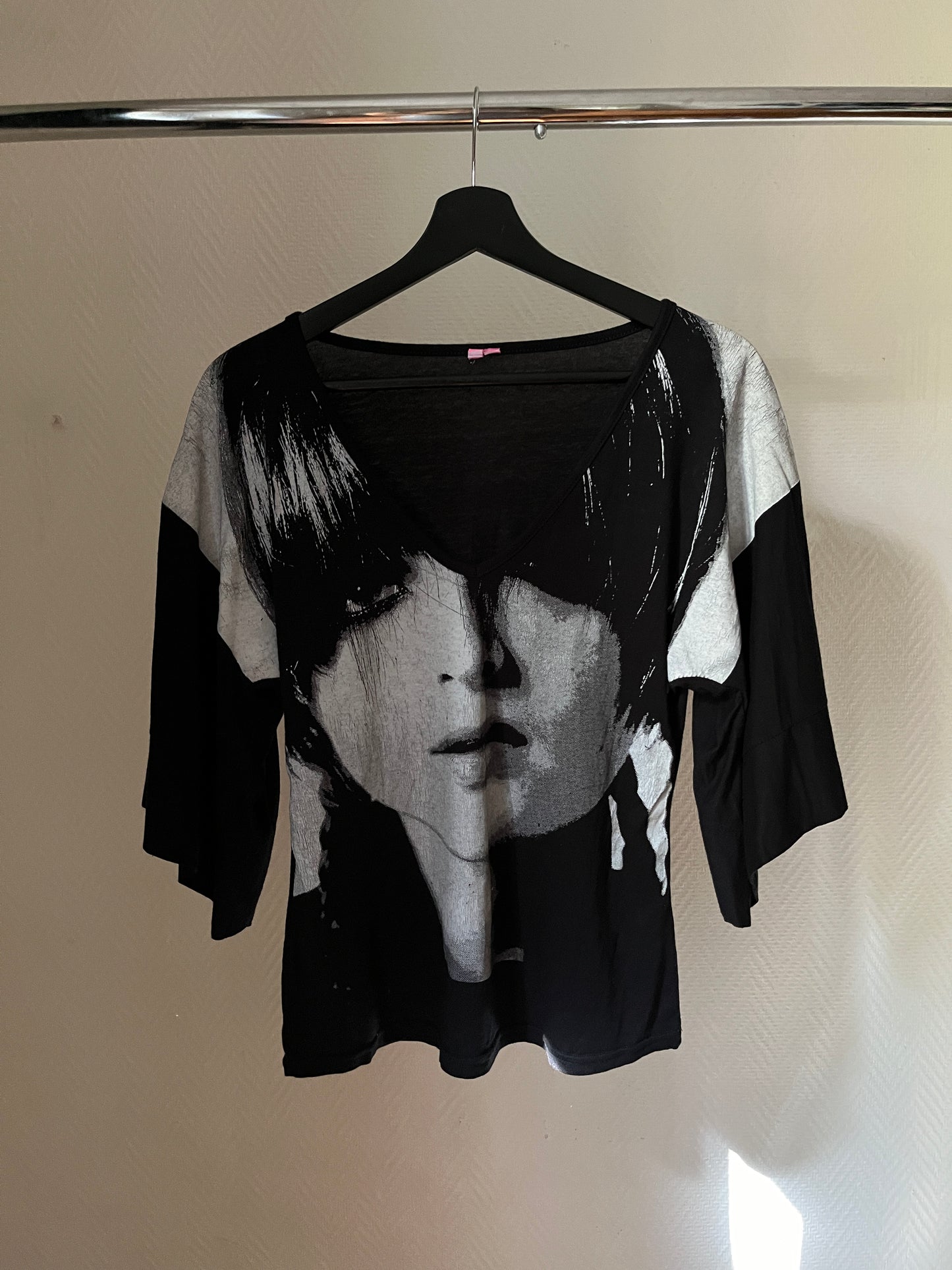 Vintage face batwing top