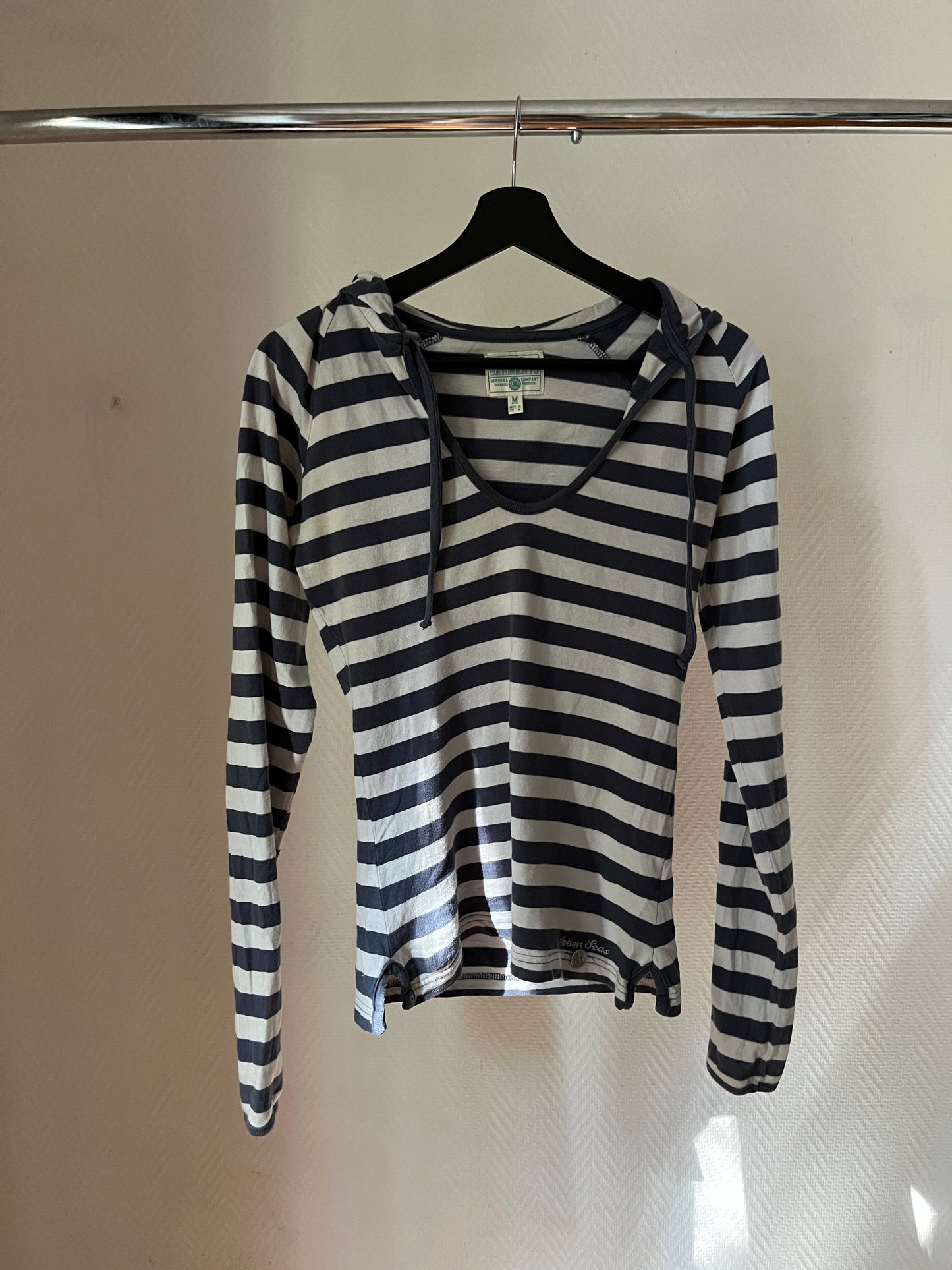 Vintage striped pull over