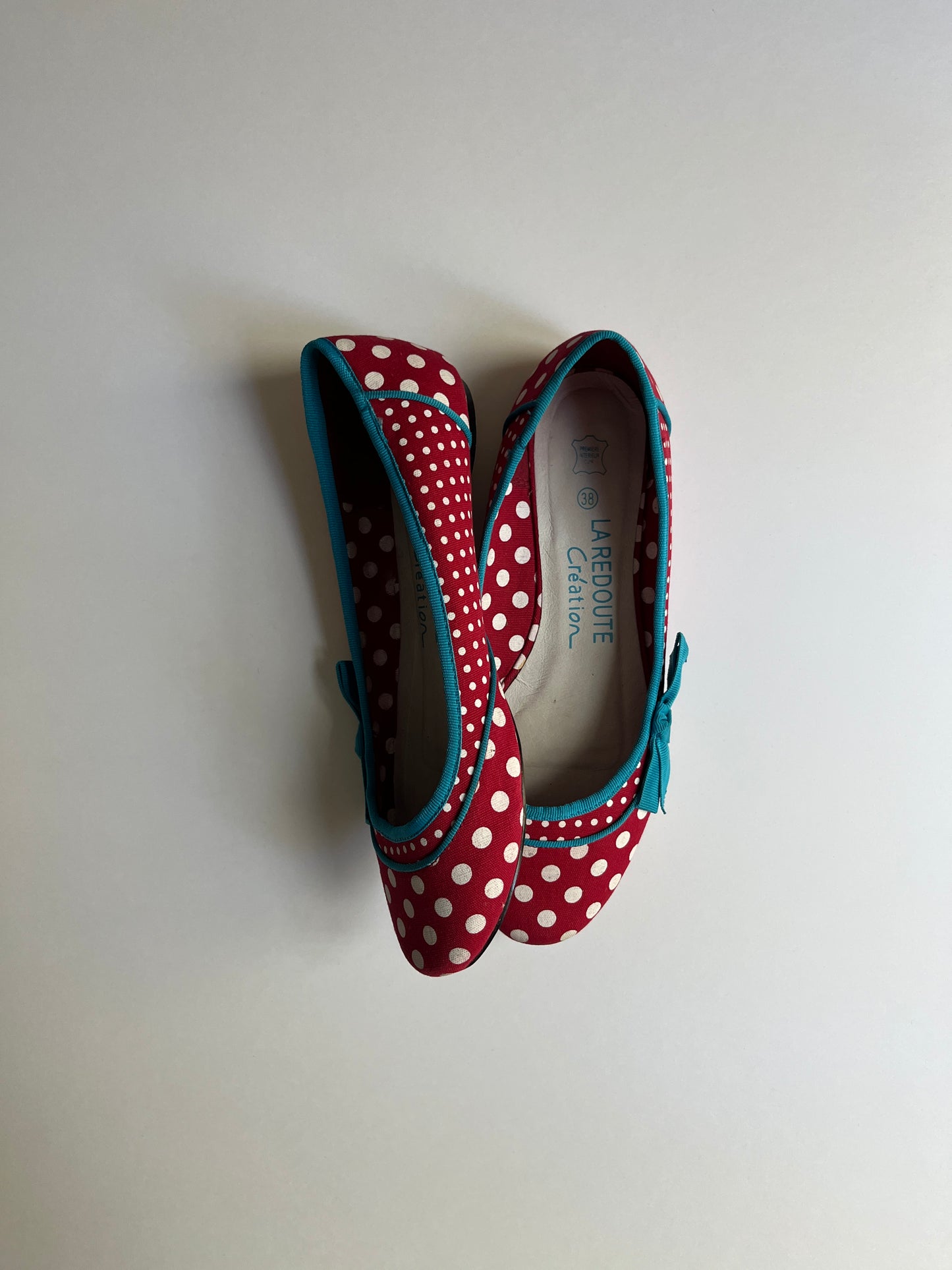 Vintage red polka dot ballerinas