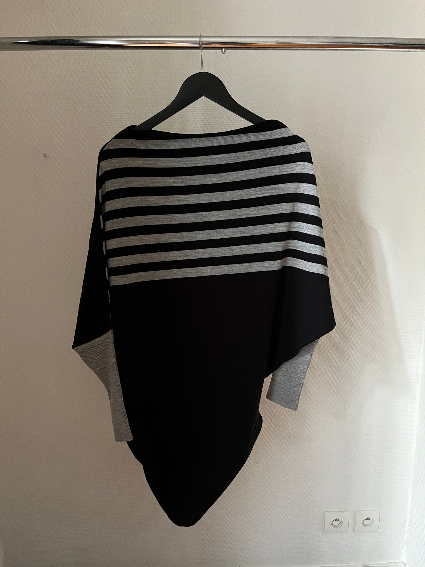 Vintage asymmetrical striped pull over