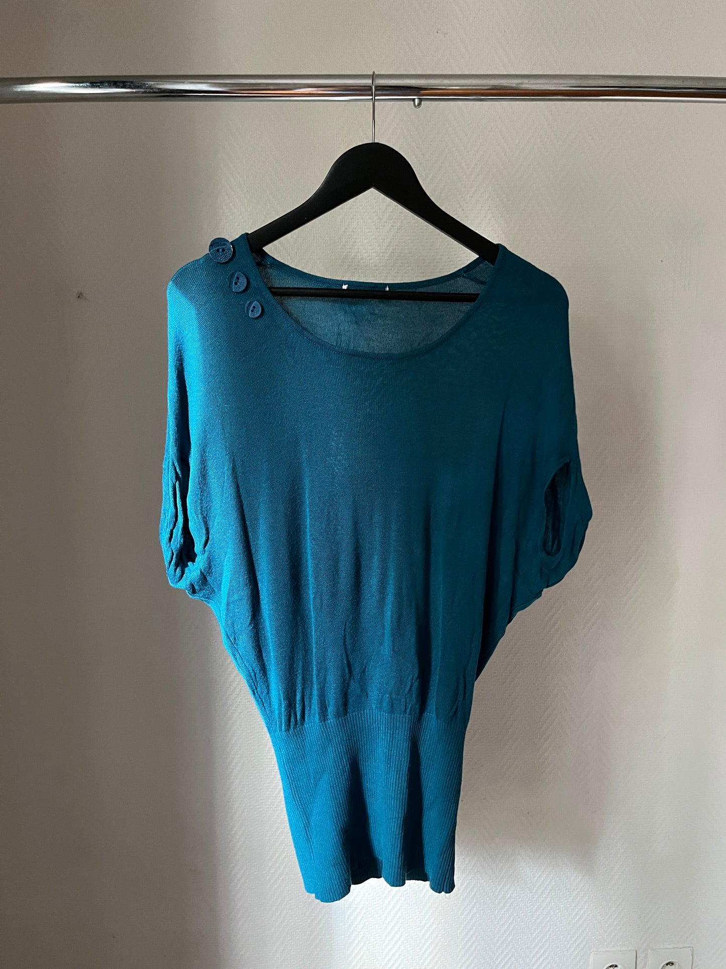 Vintage blue knitted top