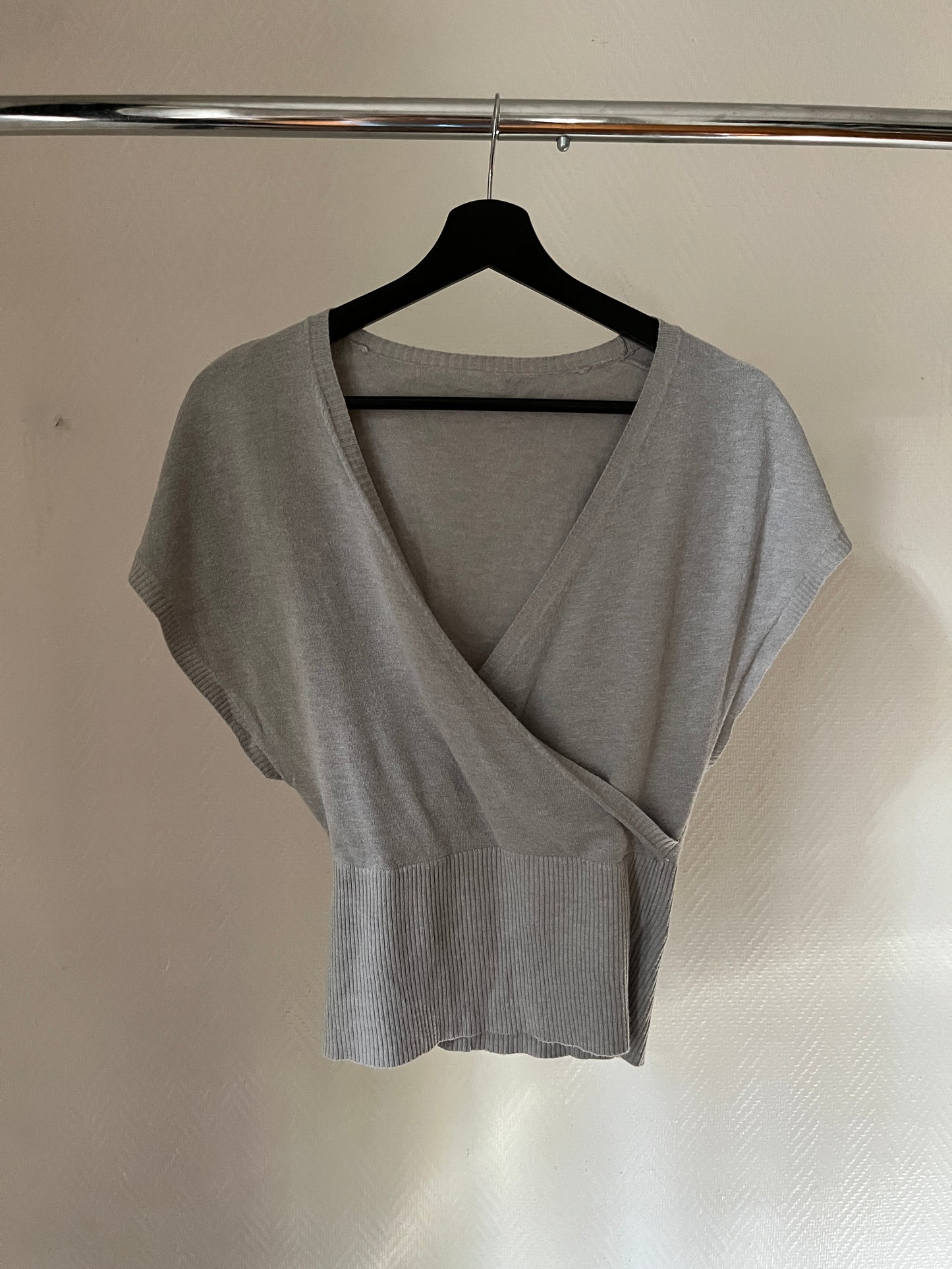 Vintage wrap up grey knitted top