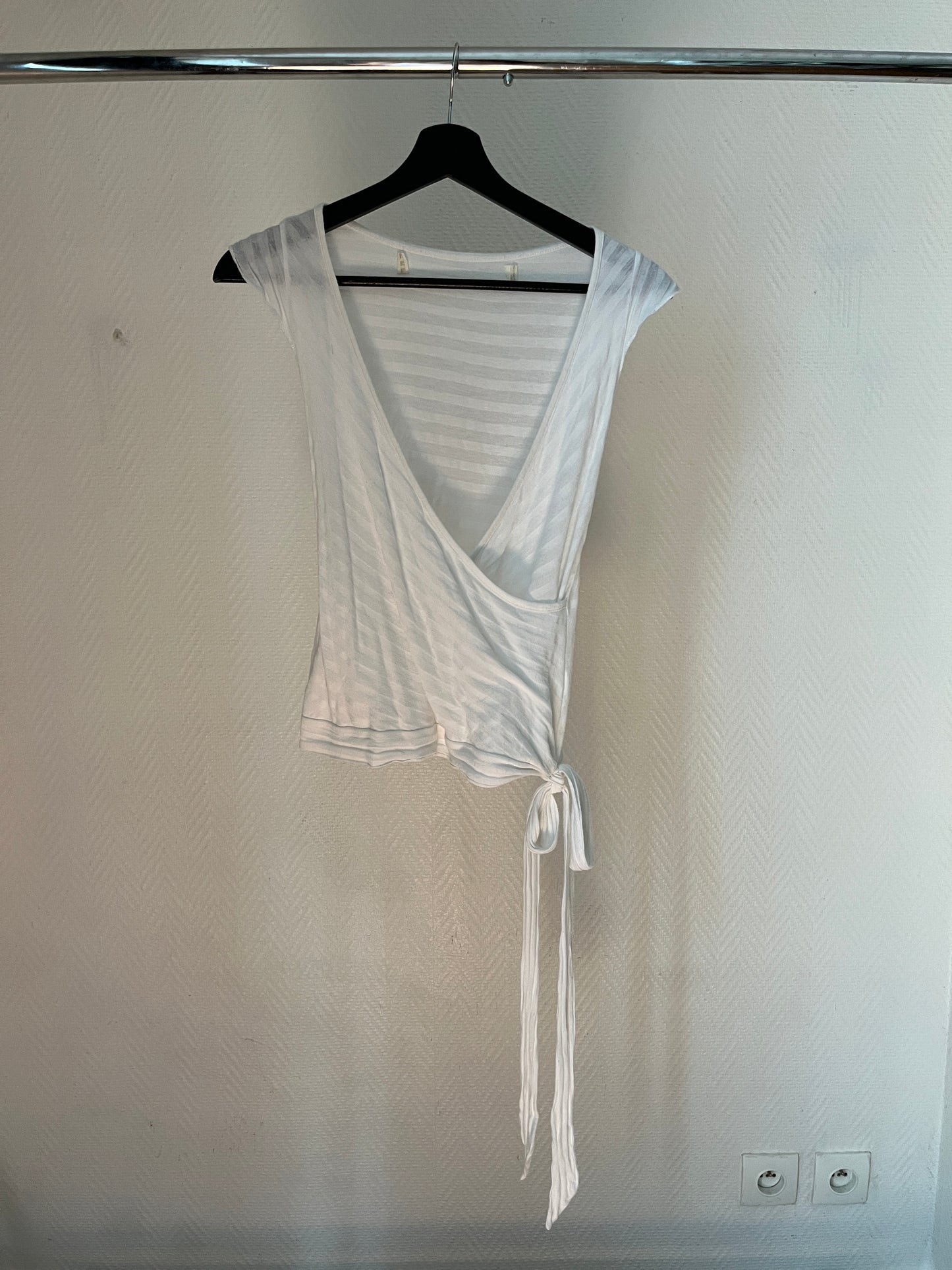 Vintage wrap up top