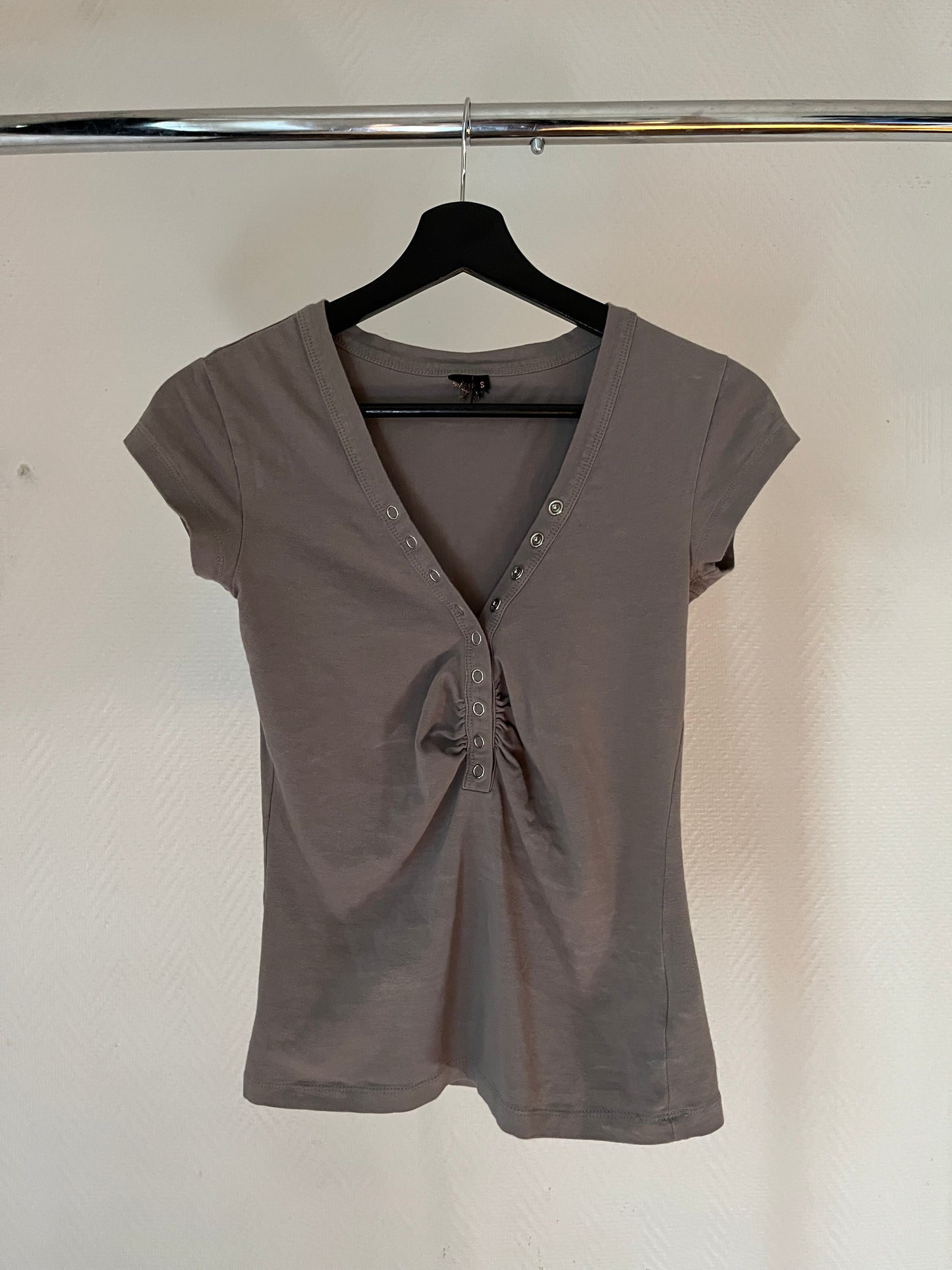 Vintage grey buttoned top