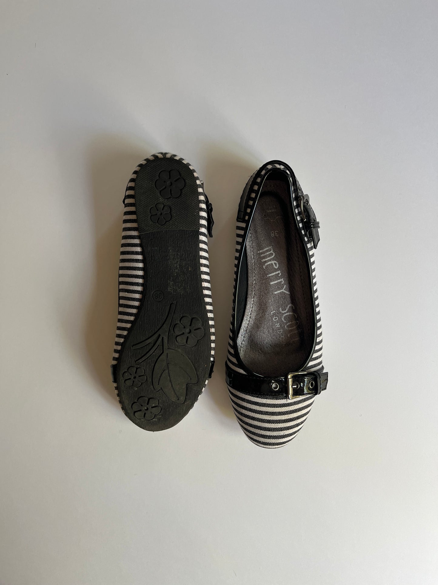 Vintage striped ballerinas