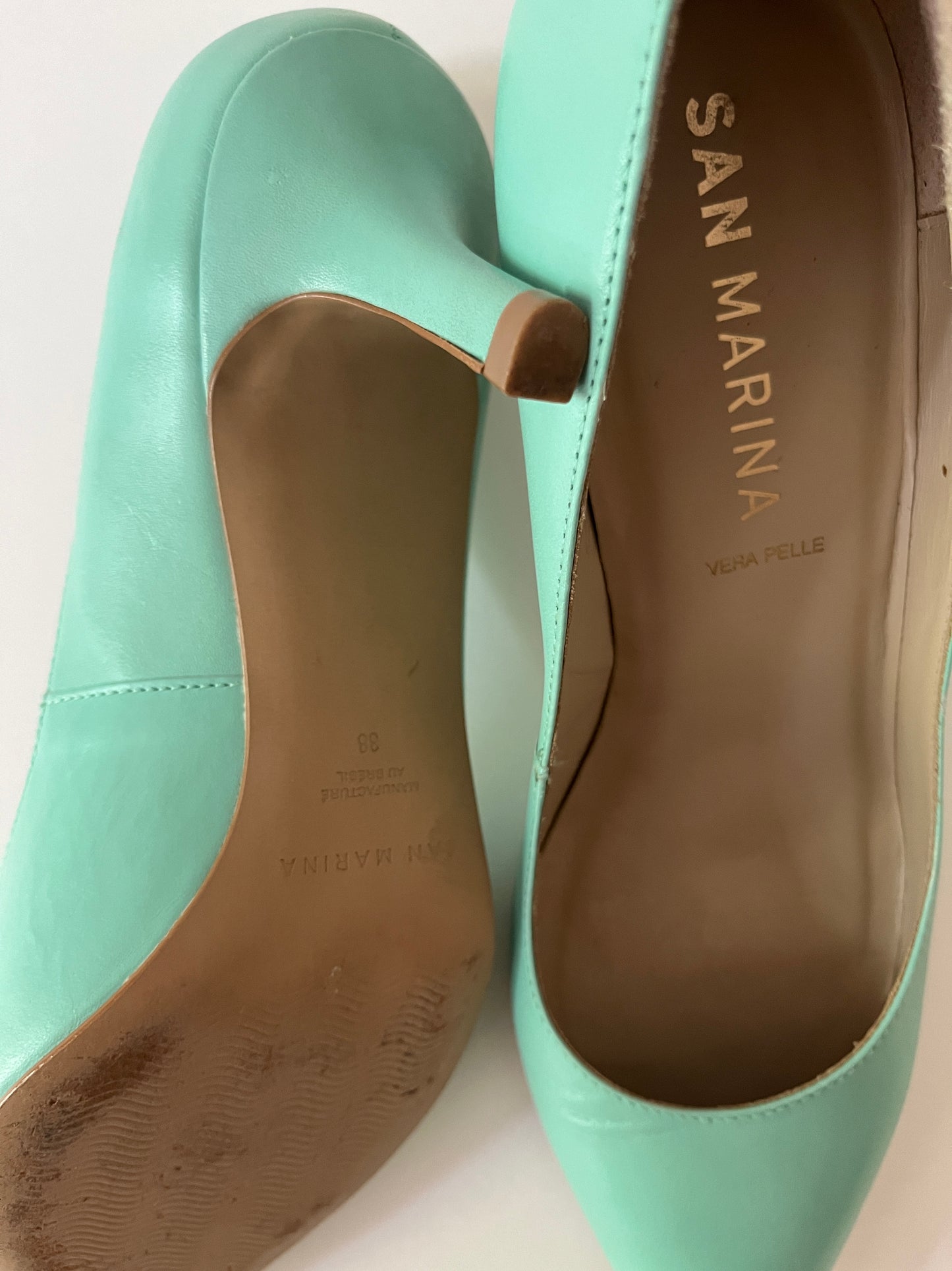 Vintage mint leather heels