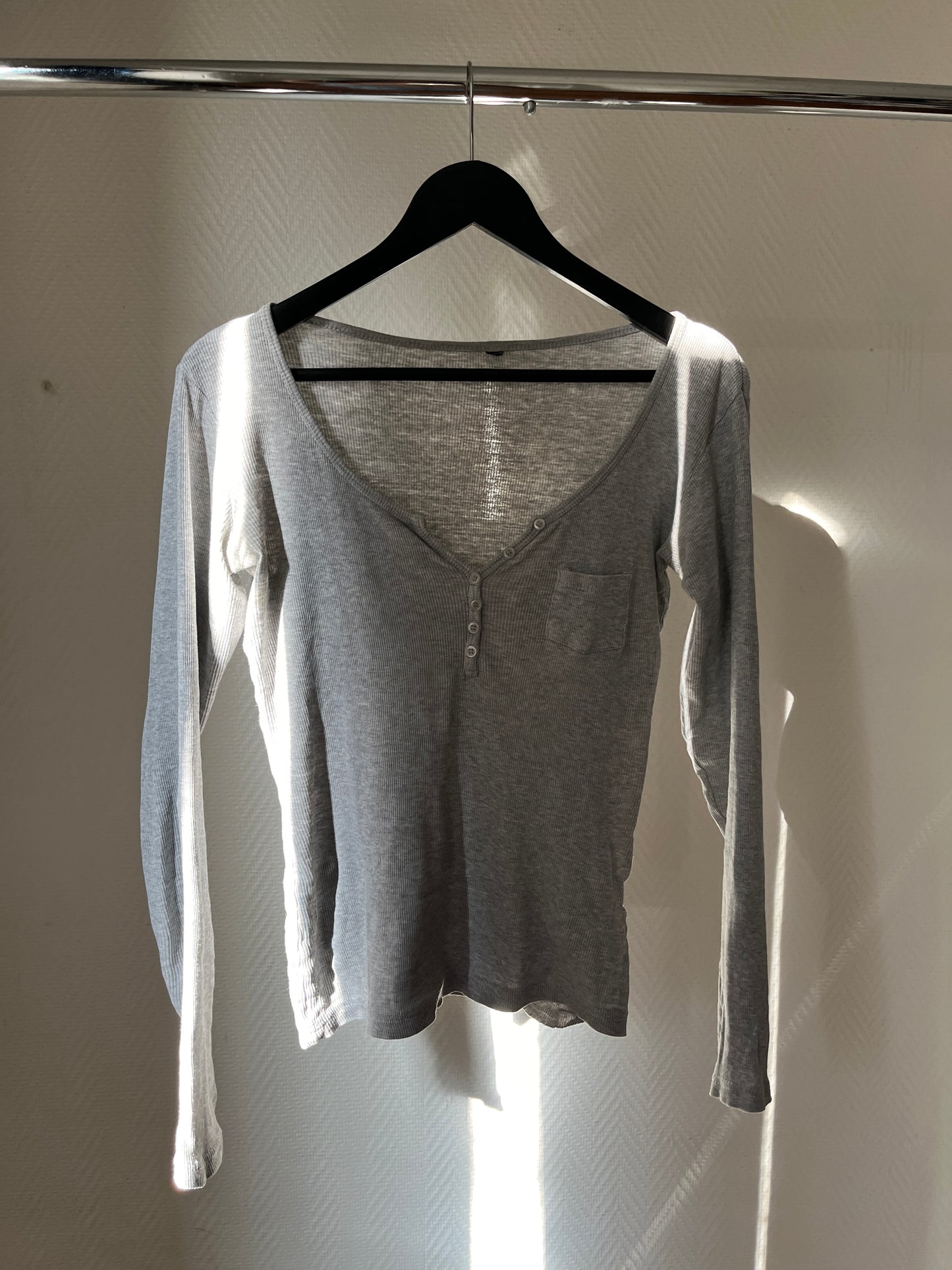 Vintage grey buttoned top