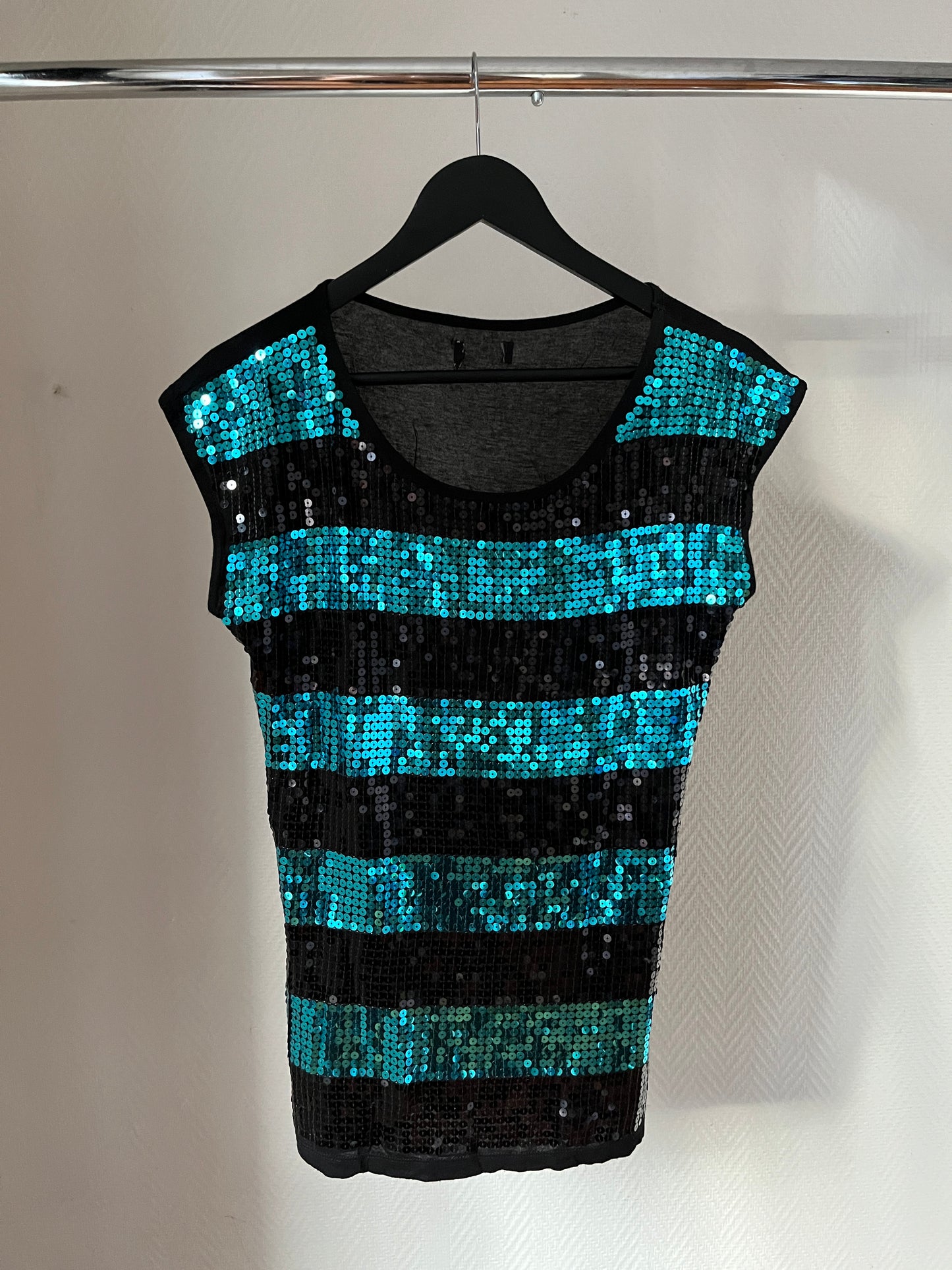 Vintage striped sequins top