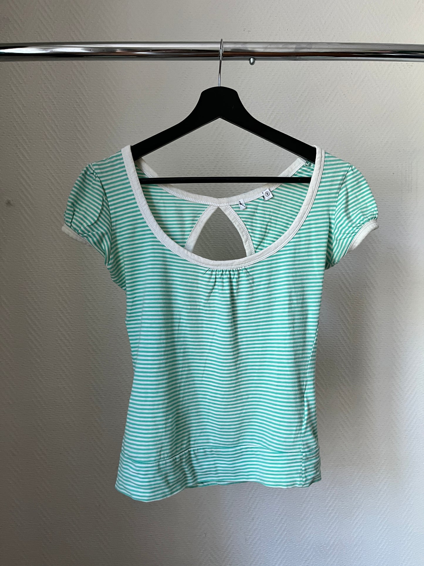 Vintage white and green striped top with open back