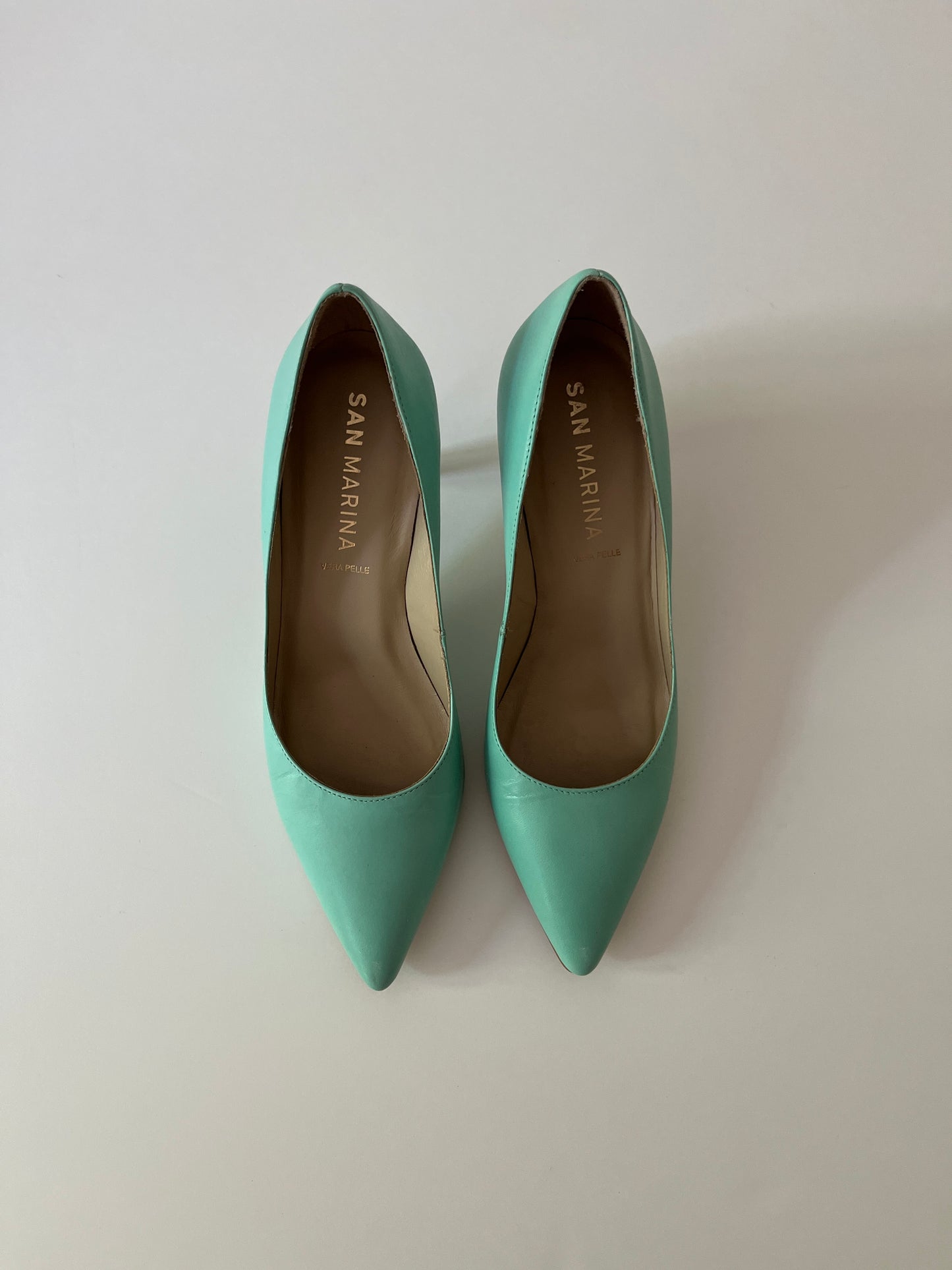 Vintage mint leather heels