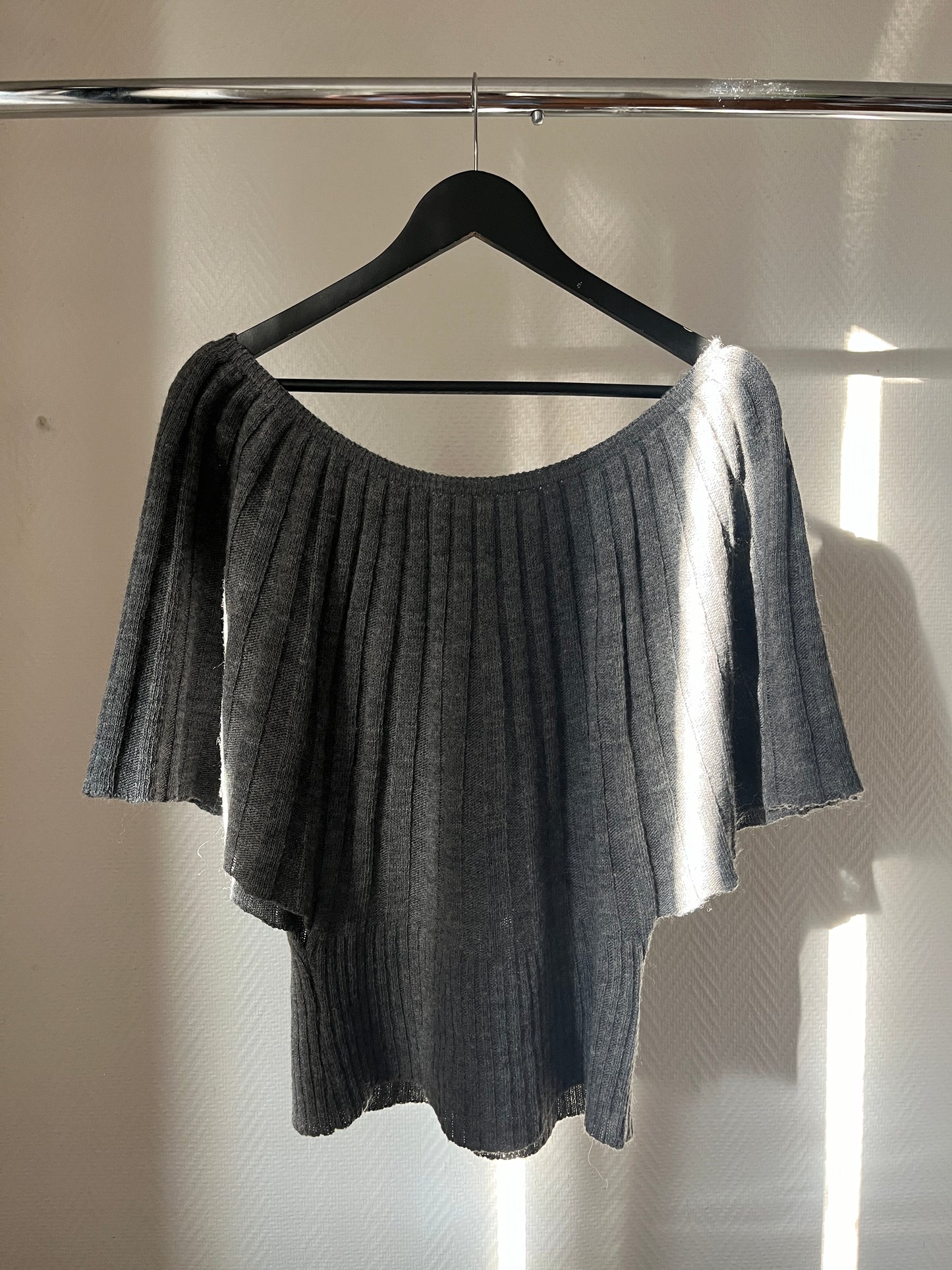 Vintage batwing grey pull over