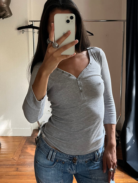 Vintage grey 3/4 buttoned top