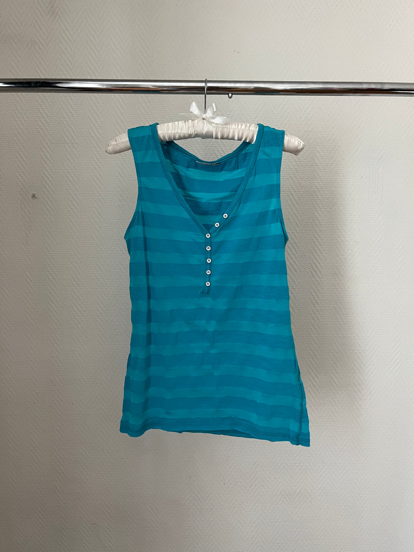 Vintage blue striped buttoned top