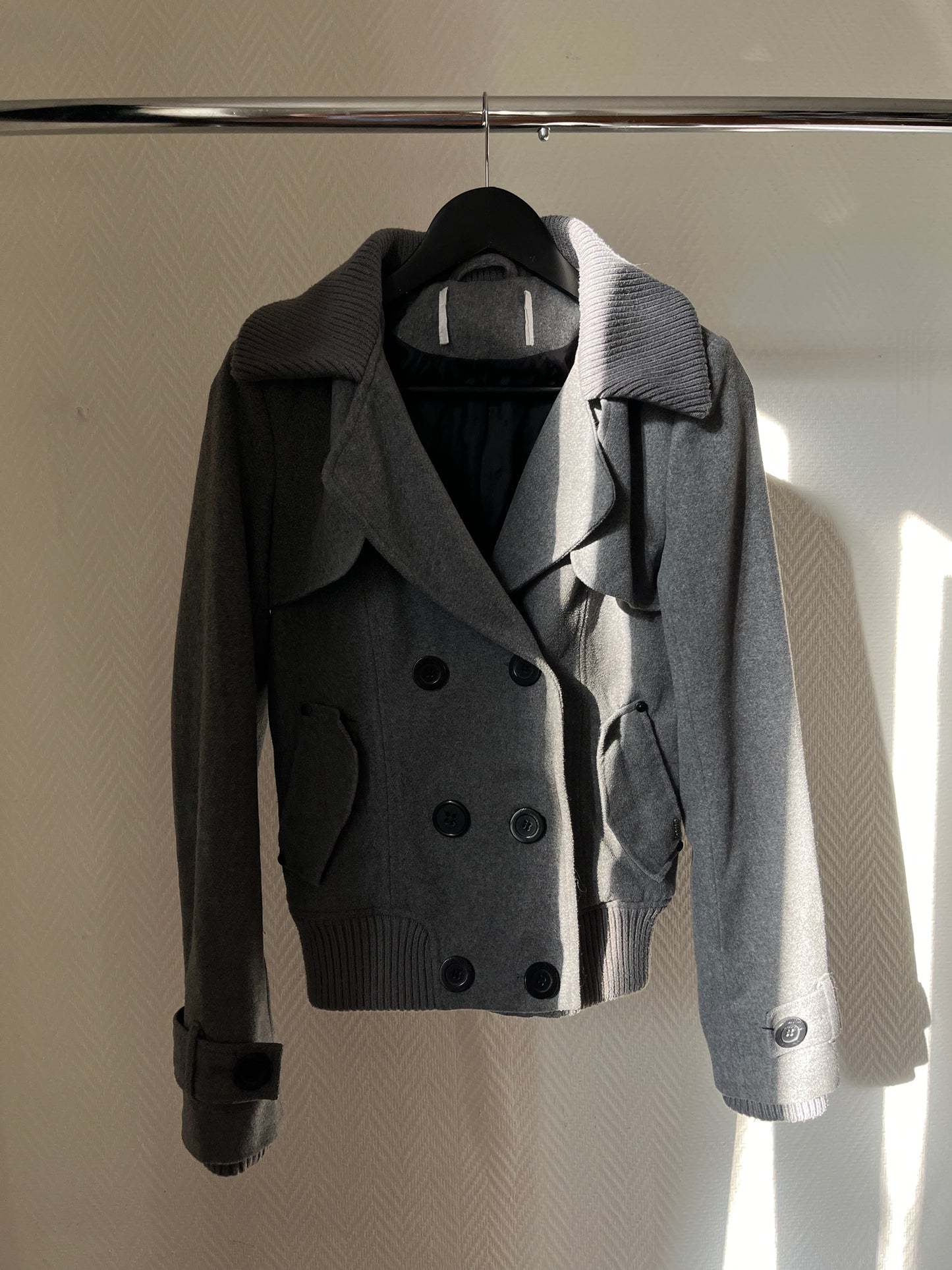 Vintage grey buttoned warm jacket