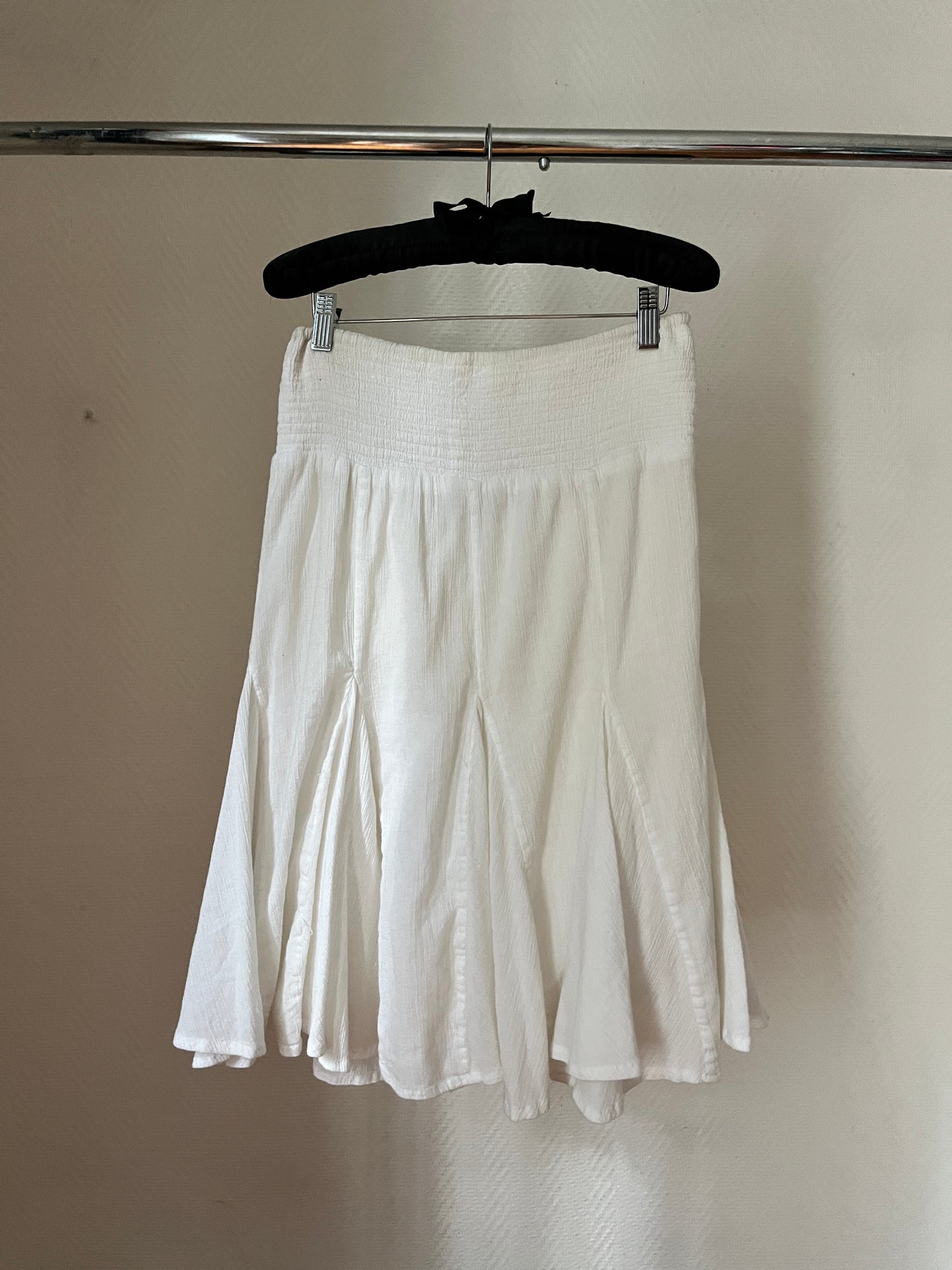 Vintage low raised white skirt