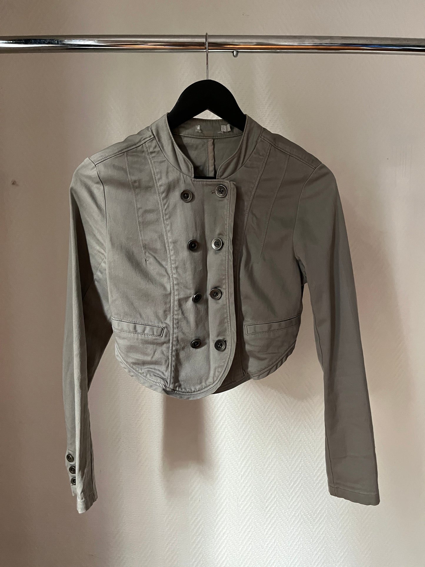 Vintage short buttoned jacket