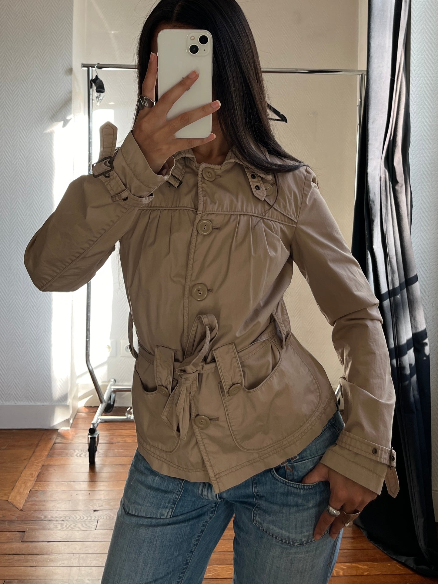 Vintage beige buttoned jacket
