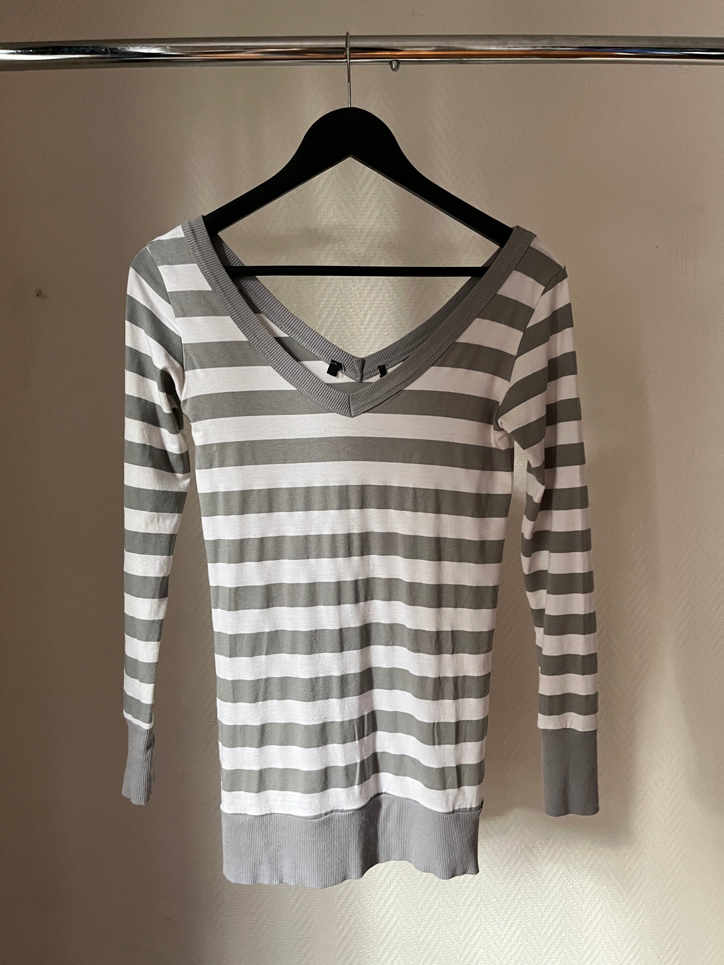 Vintage striped grey & white top