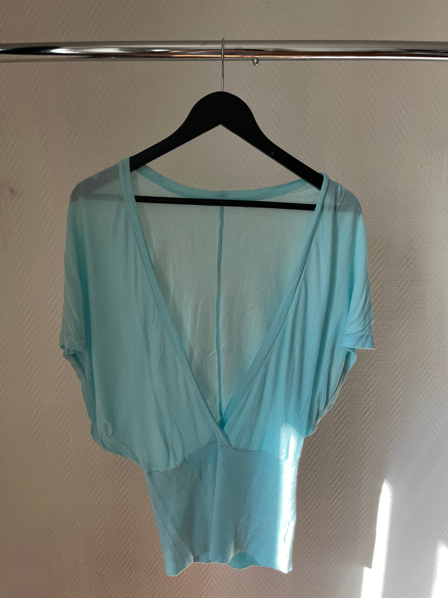Vintage batwing blue top