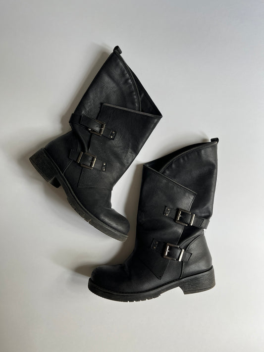 Vintage belted boots