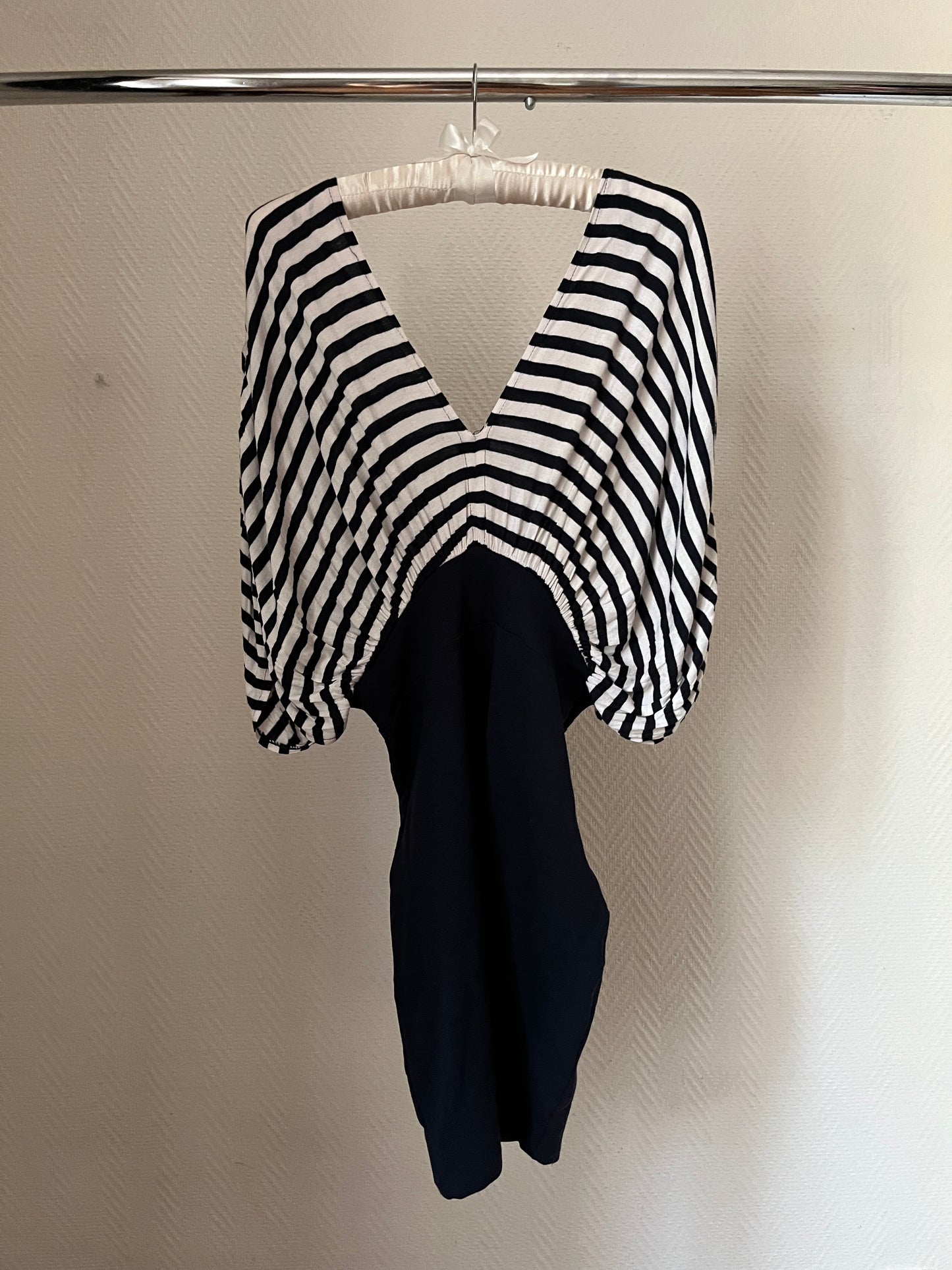 Vintage batwing stripped dark blue and white dress
