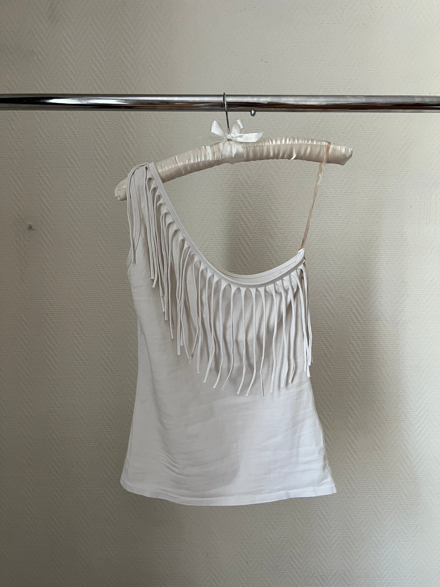 Vintage asymmetrical white fringed top