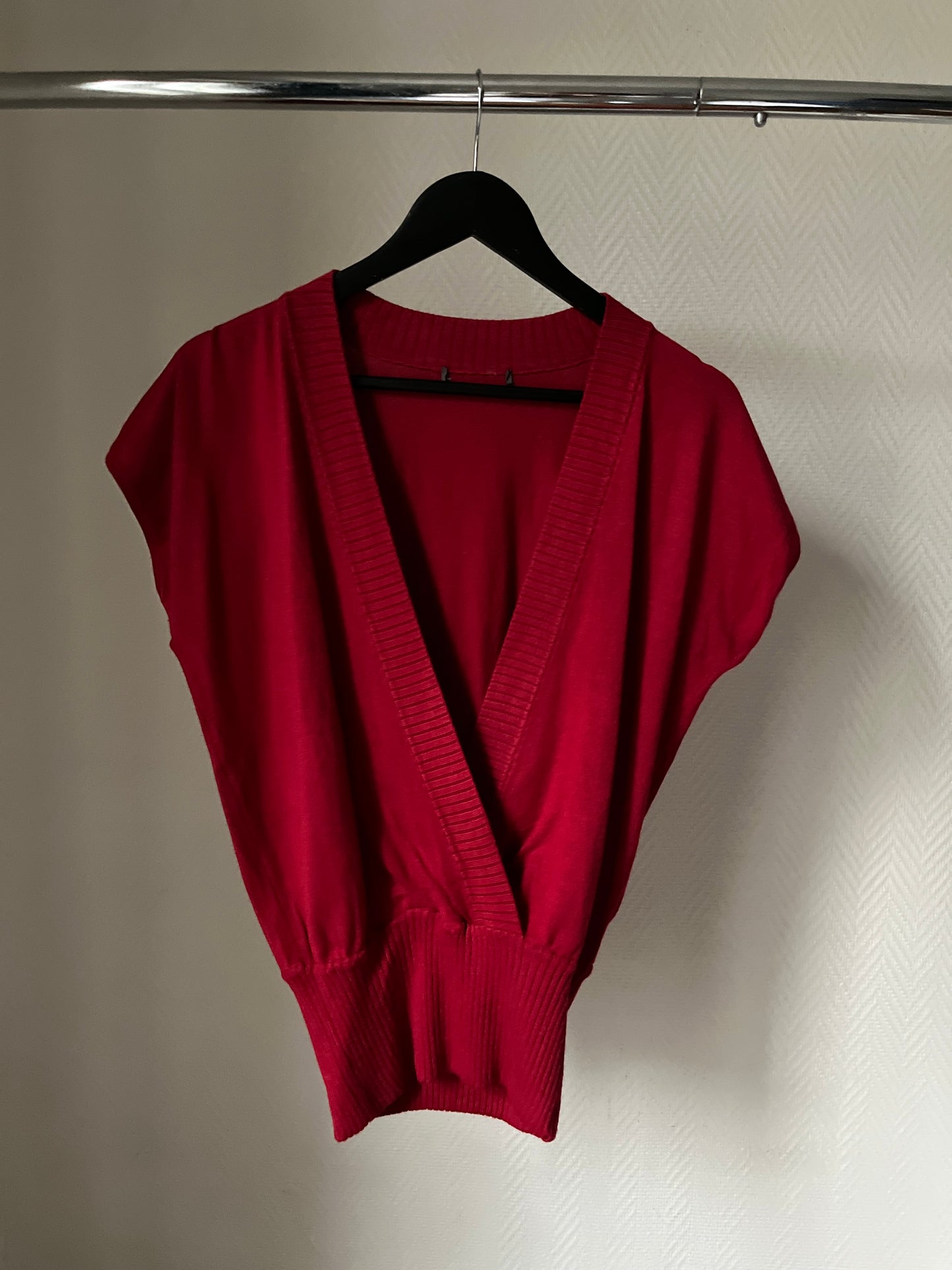 Vintage red V-Neck top