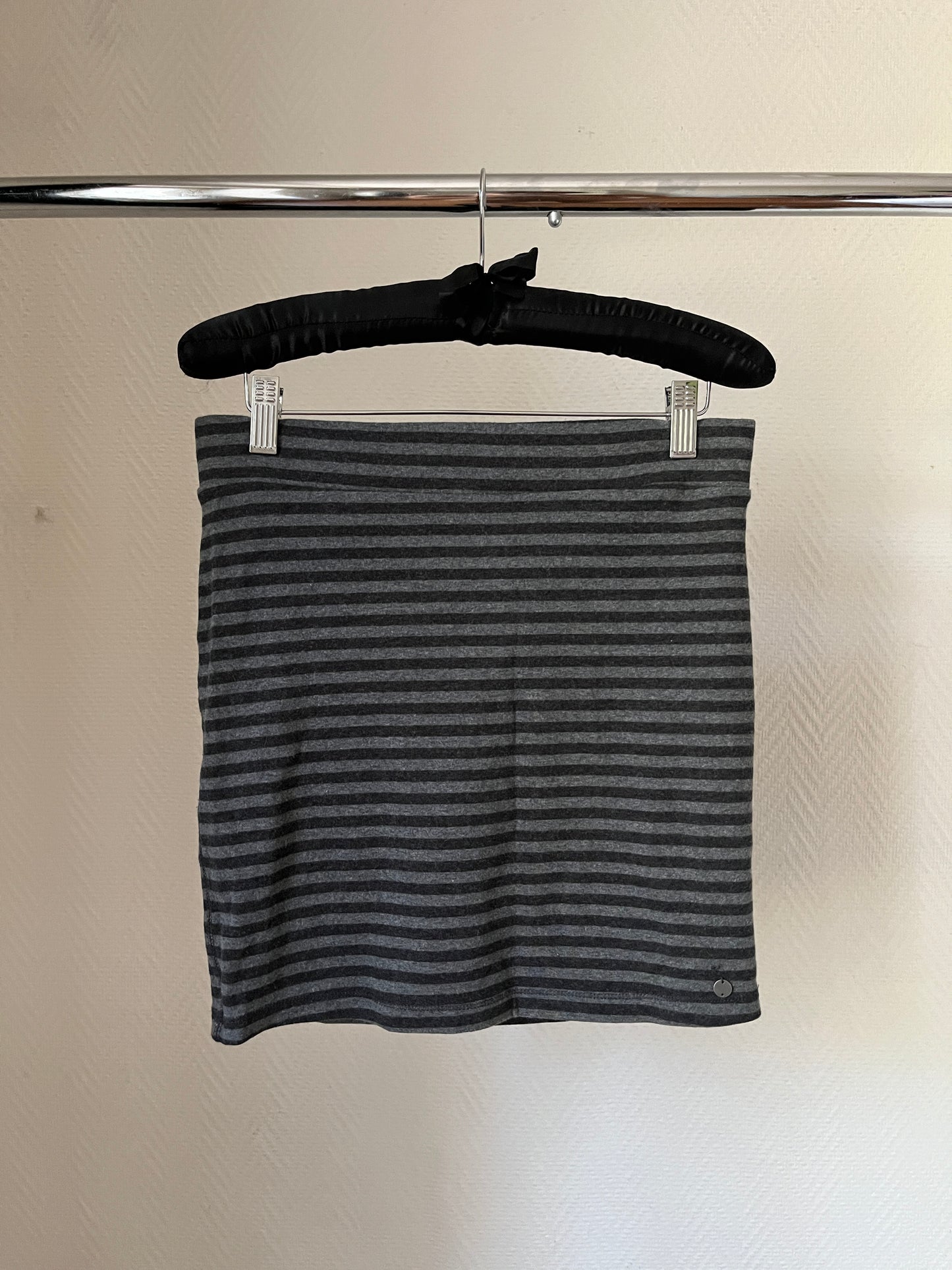 Vintage striped grey skirt