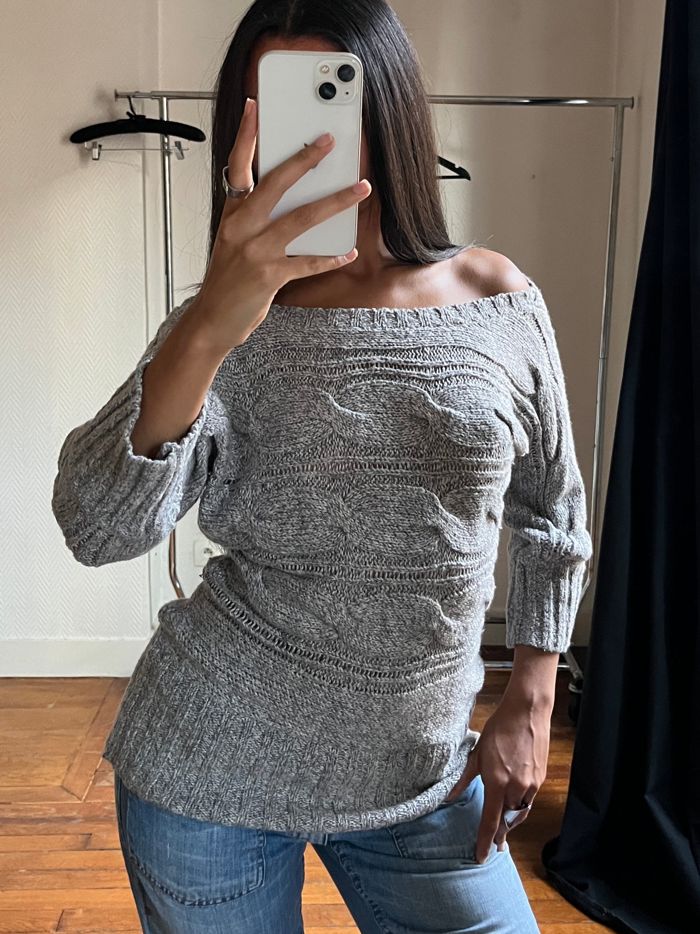 Vintage off shoulder grey pull over