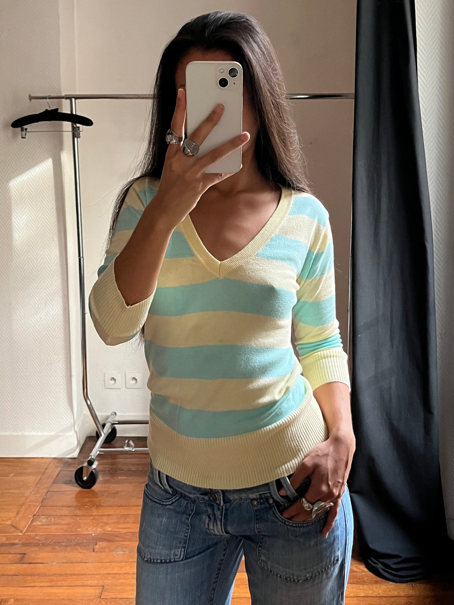 Vintage yellow & blue V neck pull over