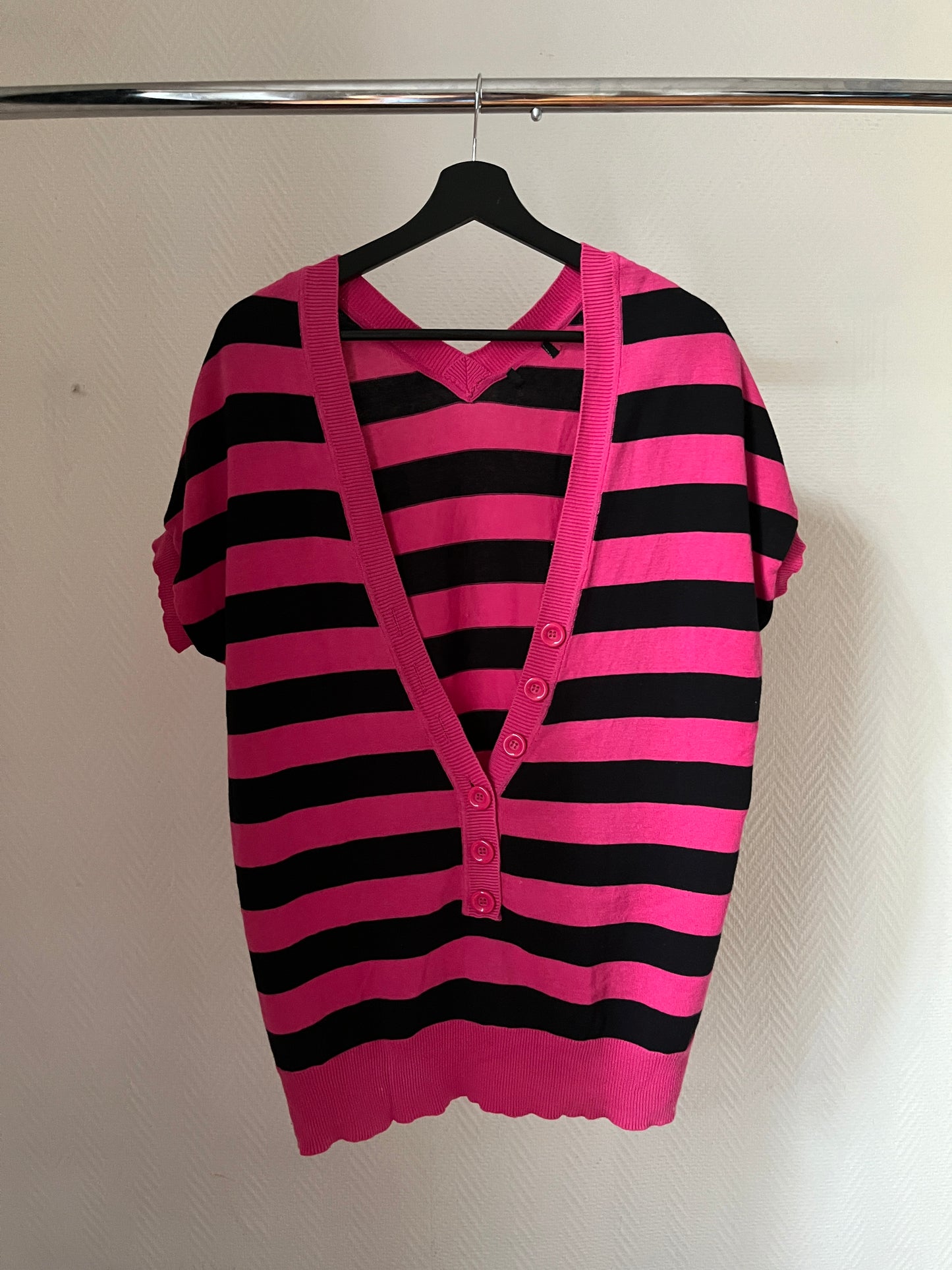 Vintage striped low V neck knitted top