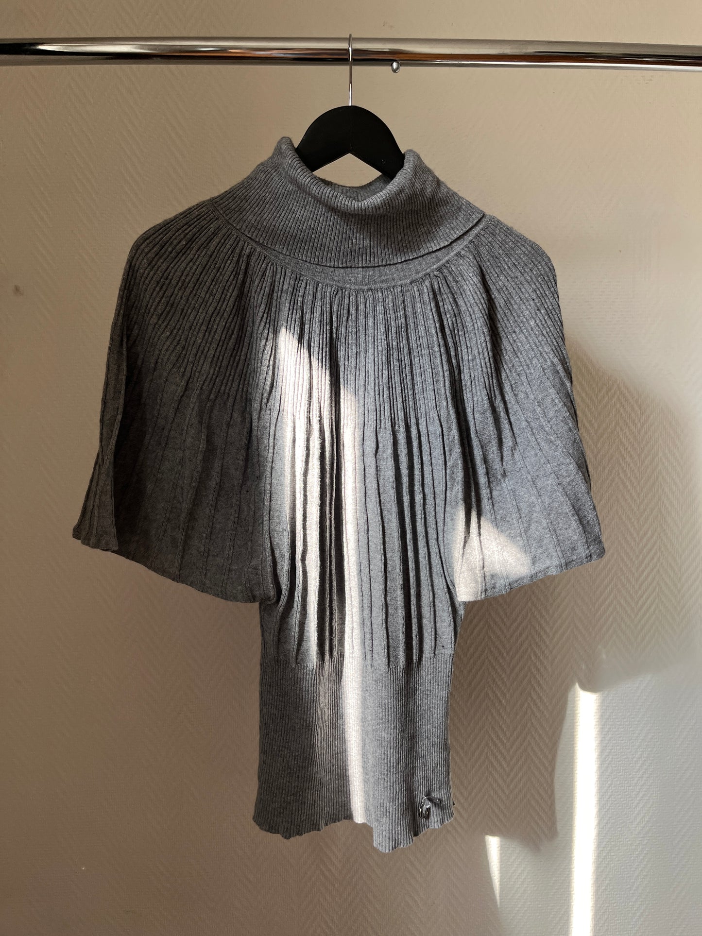 Vintage batwing grey pull over