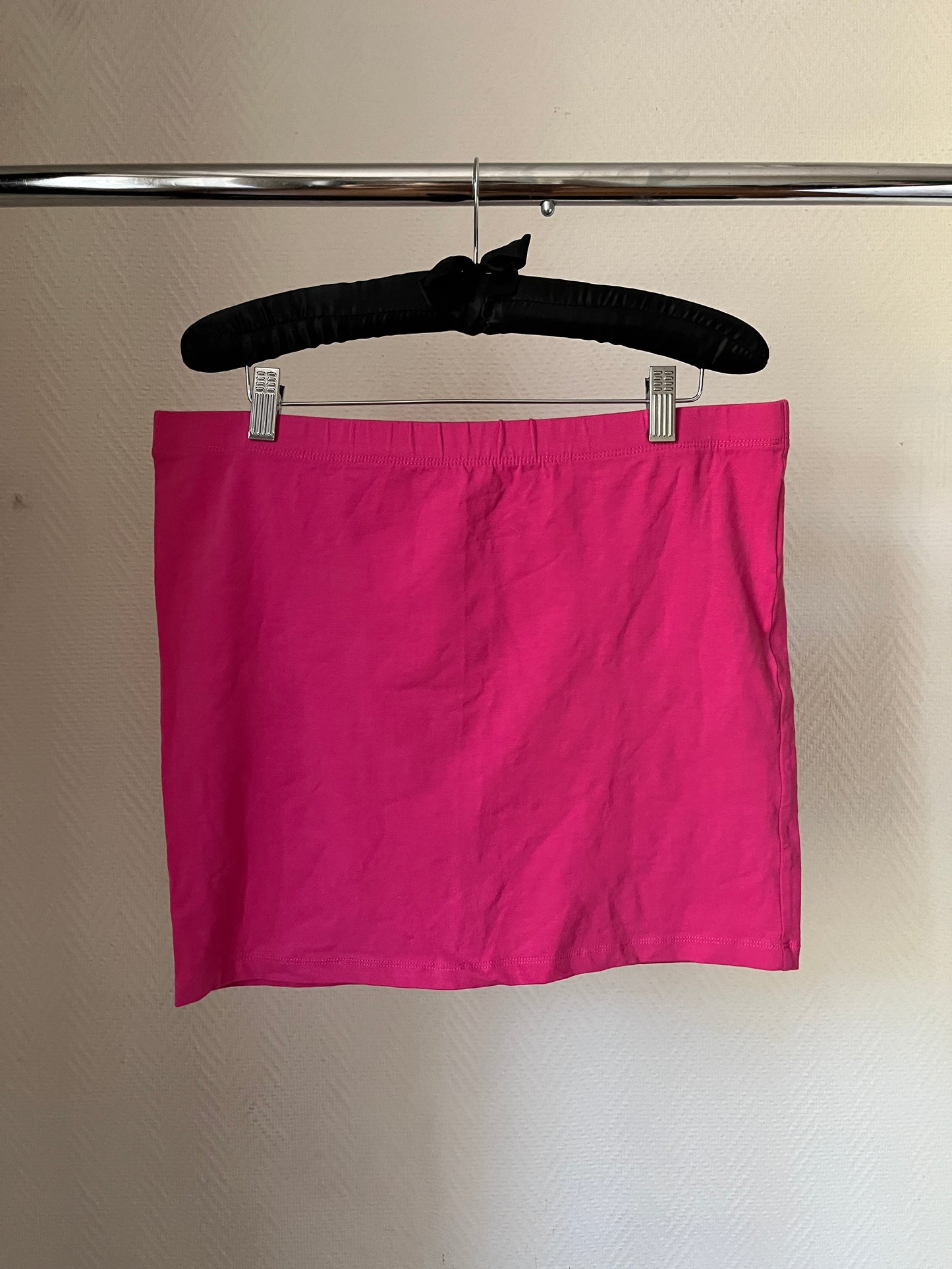 Vintage pink short skirt