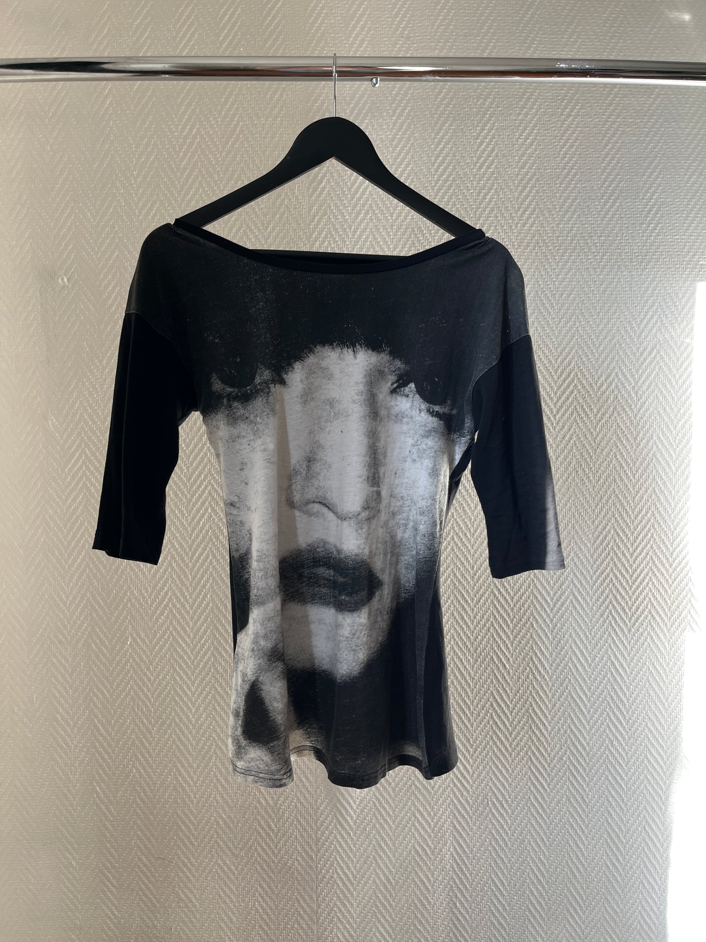 Vintage 3/4 face top