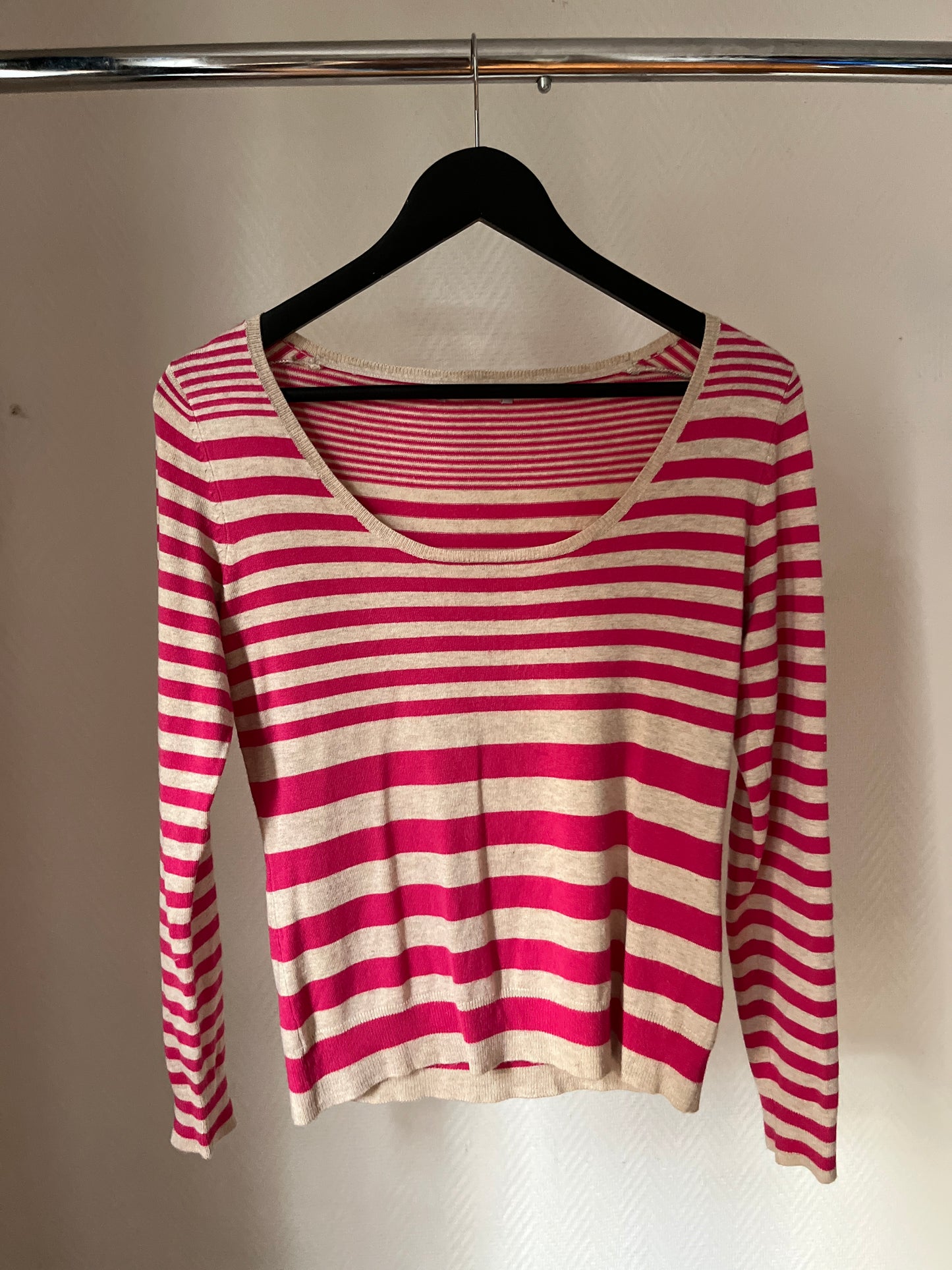Vintage pink & cream striped pull over