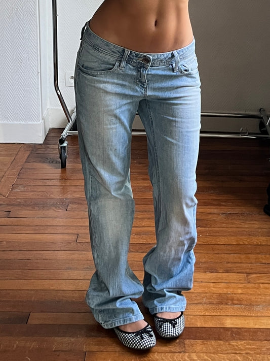 Vintage low raised light blue jeans